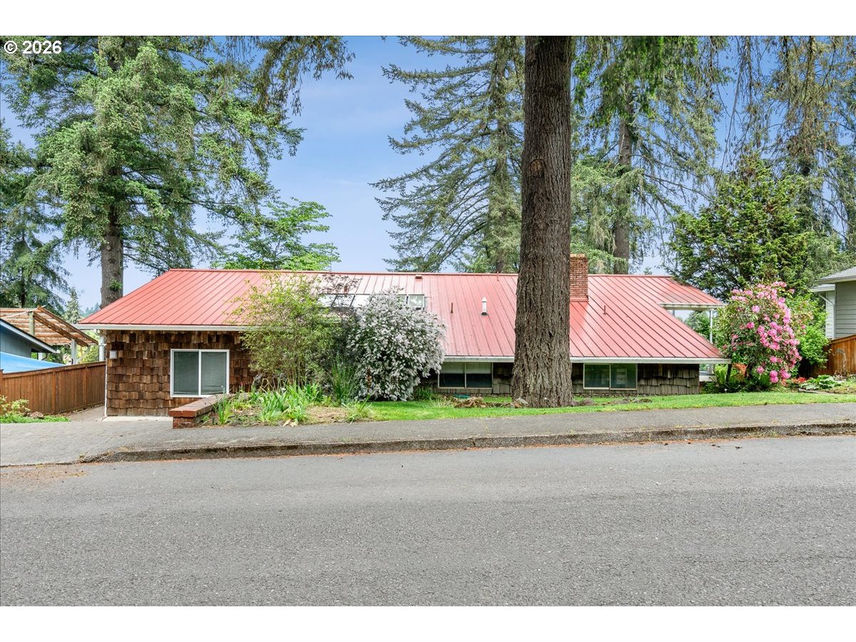235 SE Kevin Way — photo