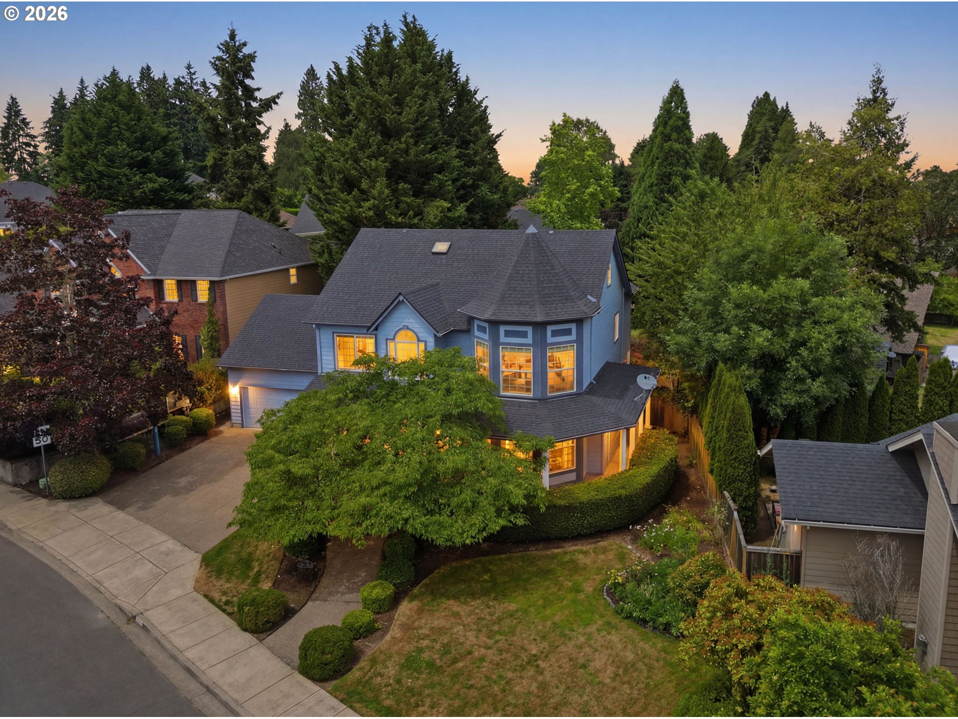 3325 Park Hills Dr — photo