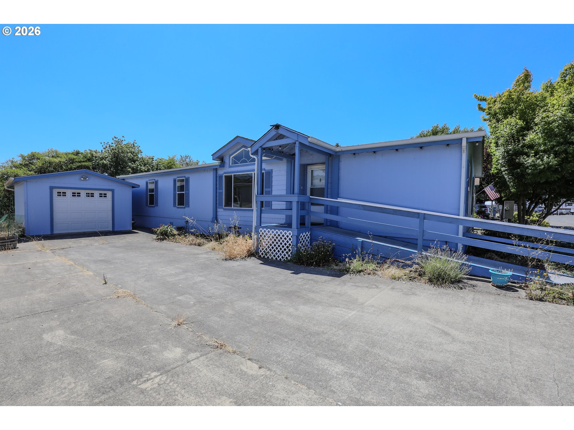230 Owyhee Ln — photo