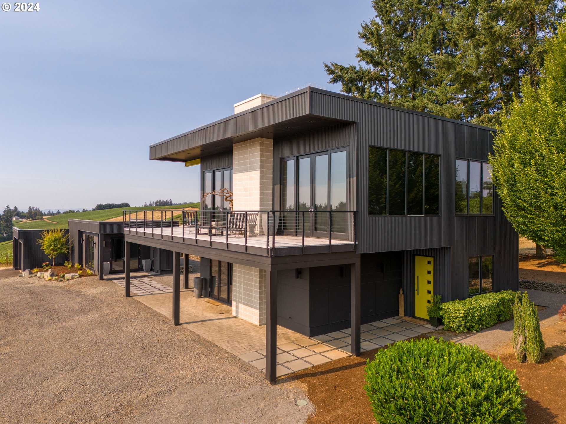 20600 NE Overlook Dr — photo
