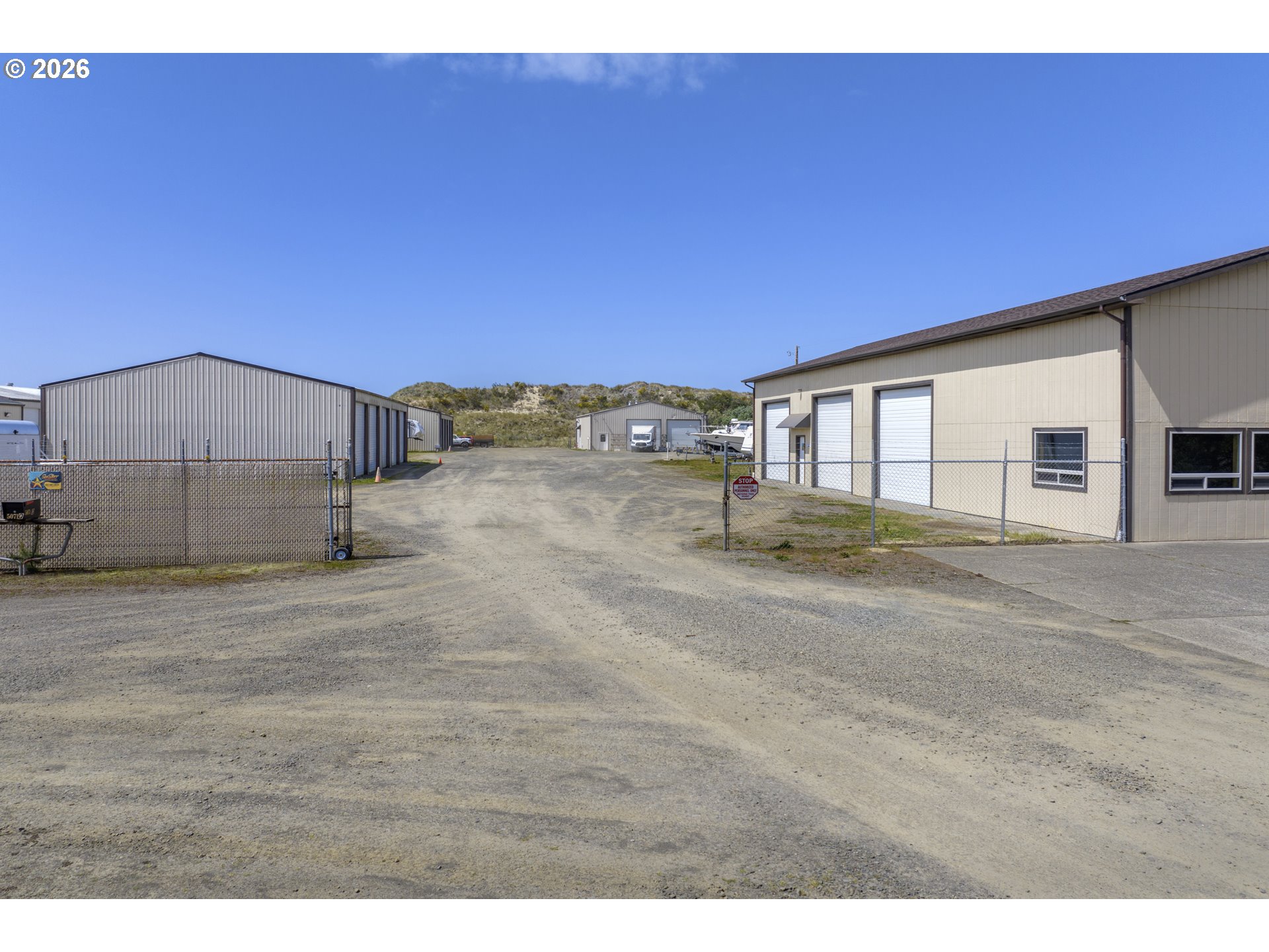 5071 Highway 101 — photo
