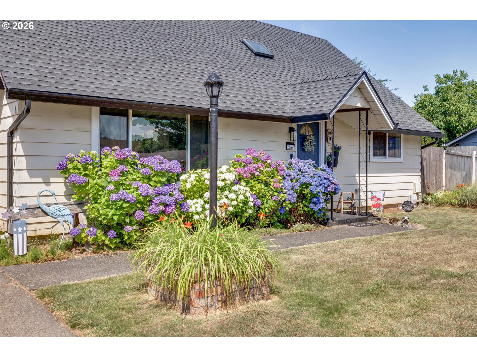 1563 NE Village Squire Ct — photo