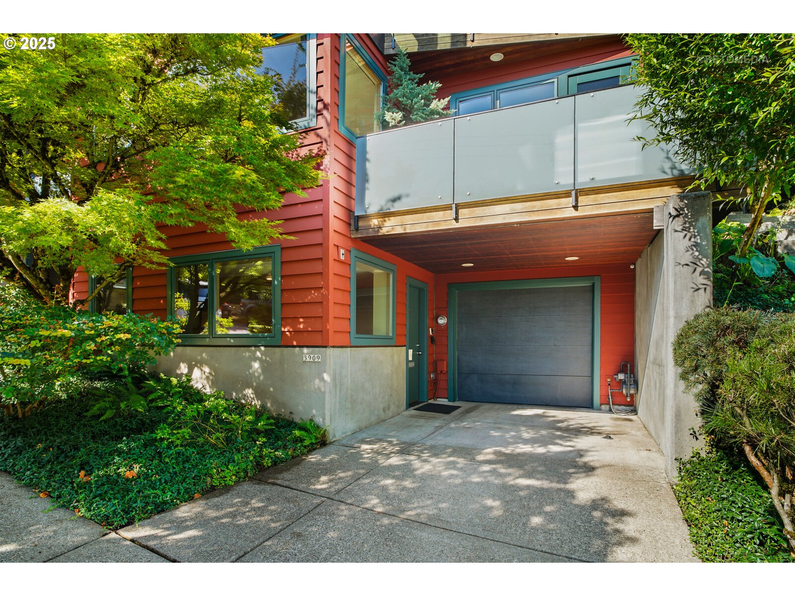 3907 SW View Point Ter, Portland, OR 97239 — photo 2