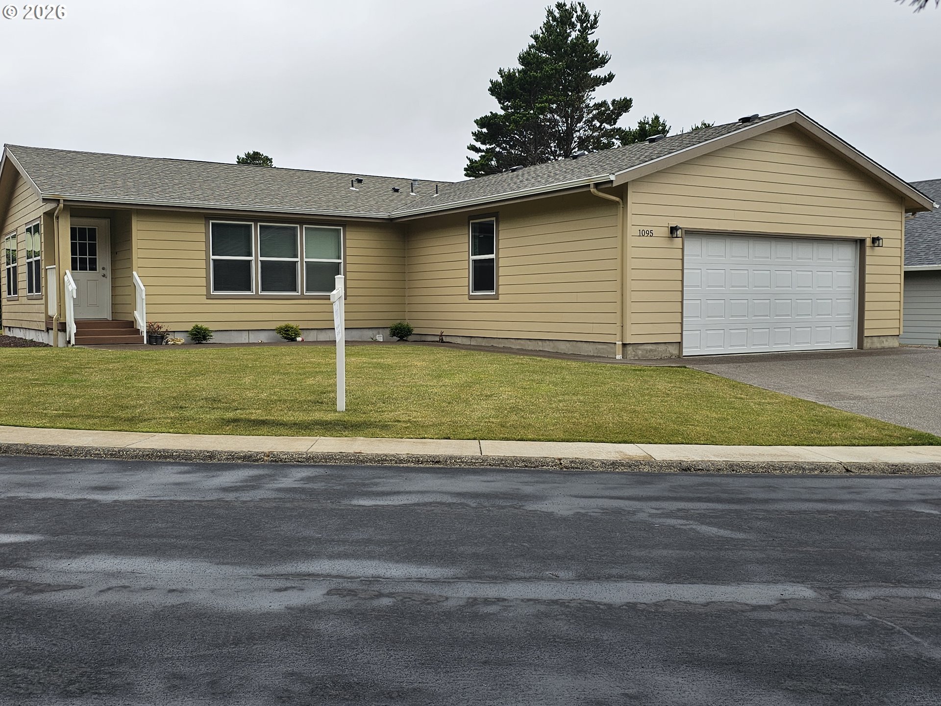 1095 SW Sailfish Loop — photo