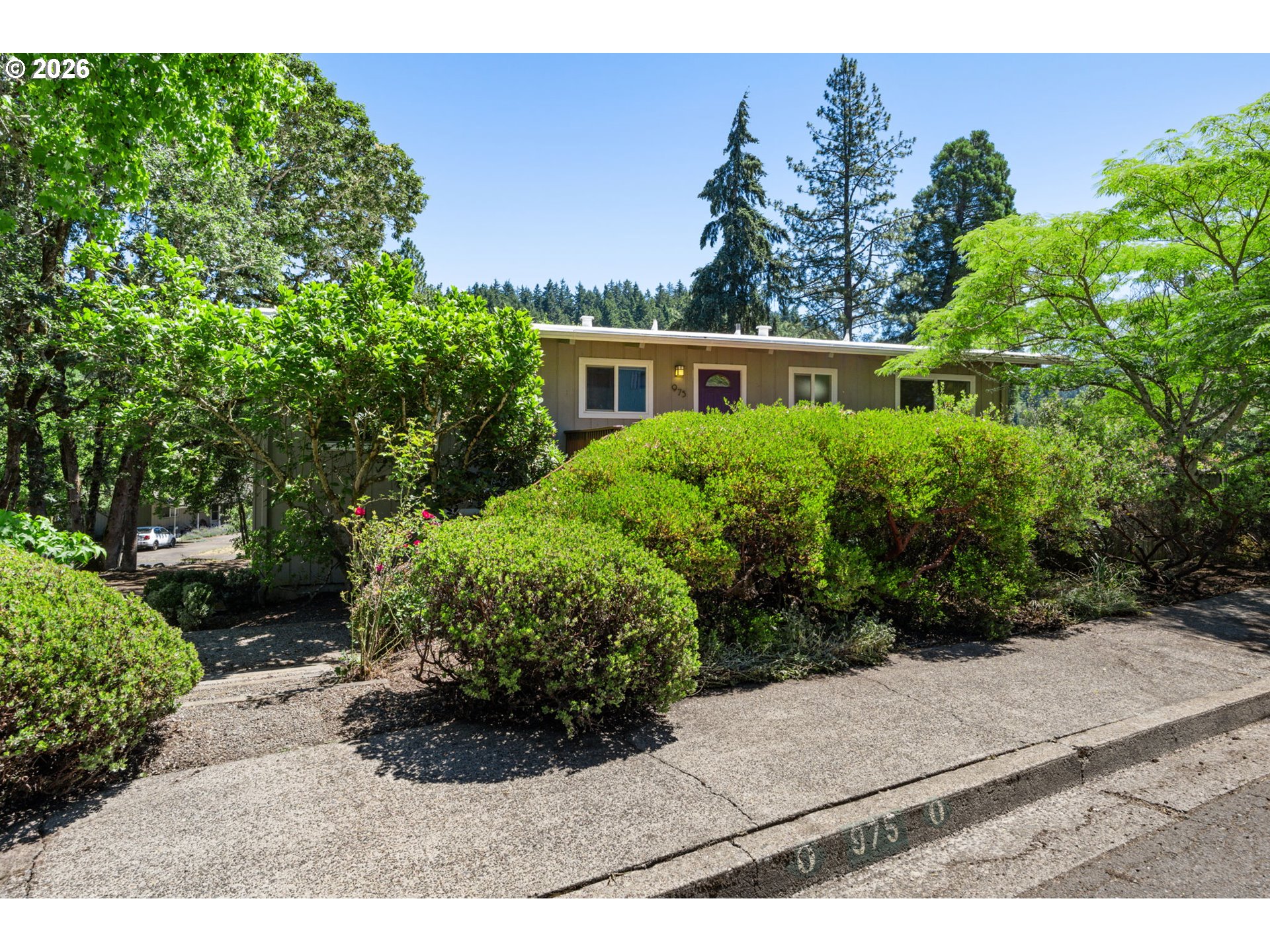 975 E 44th Ave, Eugene, OR 97405 — photo 2