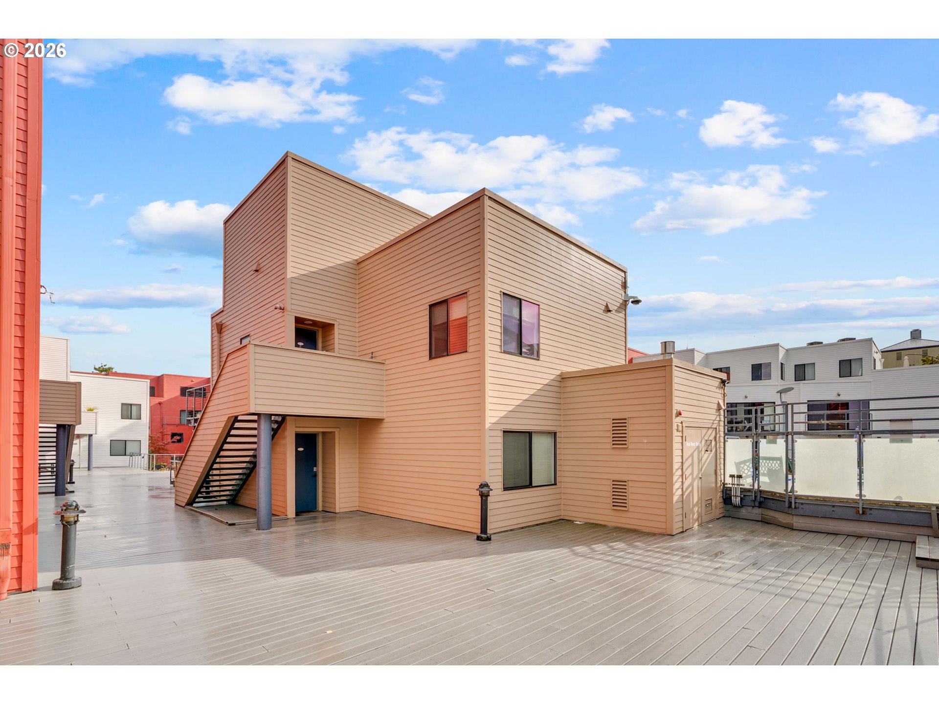 1010 NW Naito Pkwy — photo