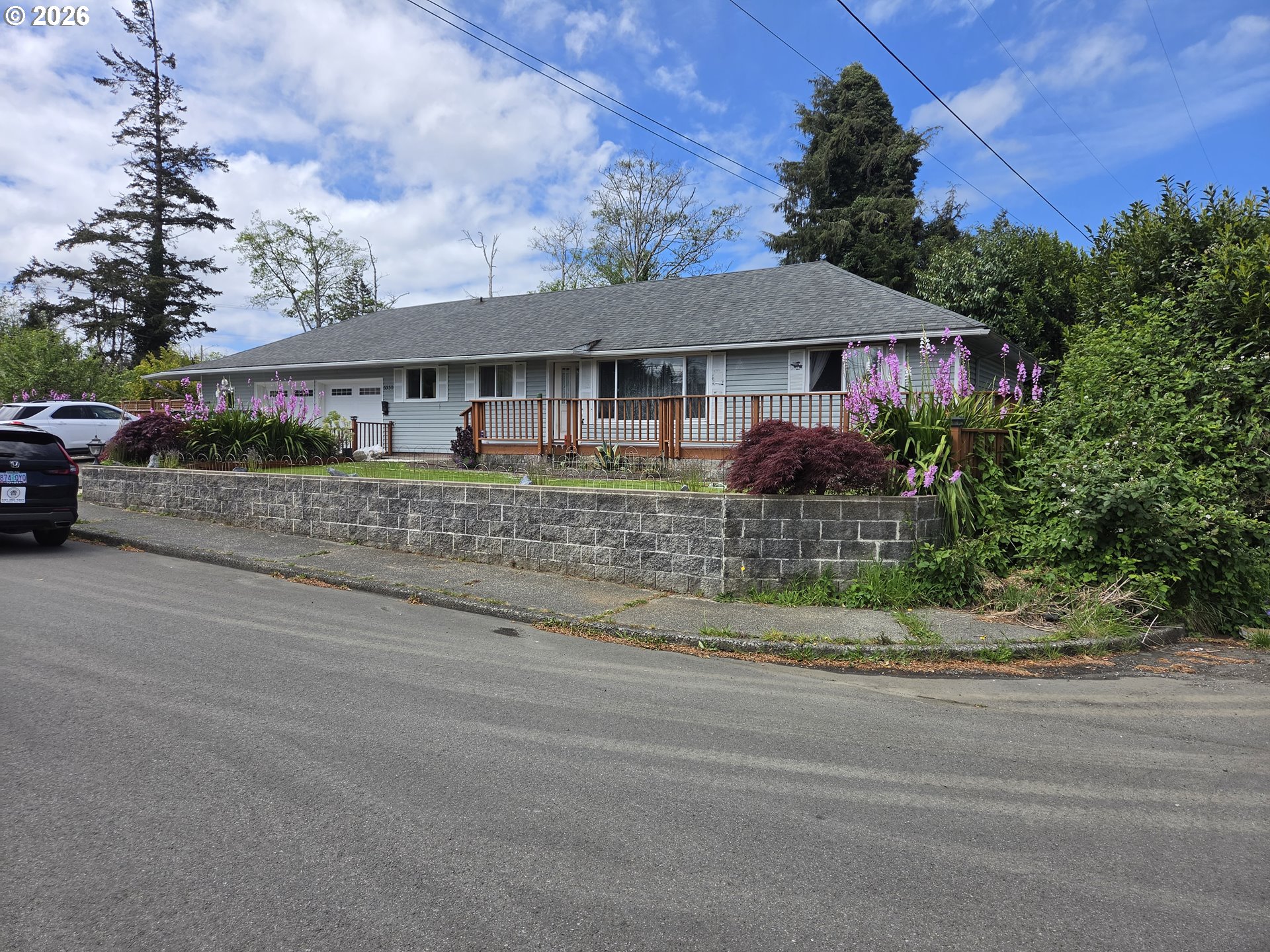 3330 Chester St — photo