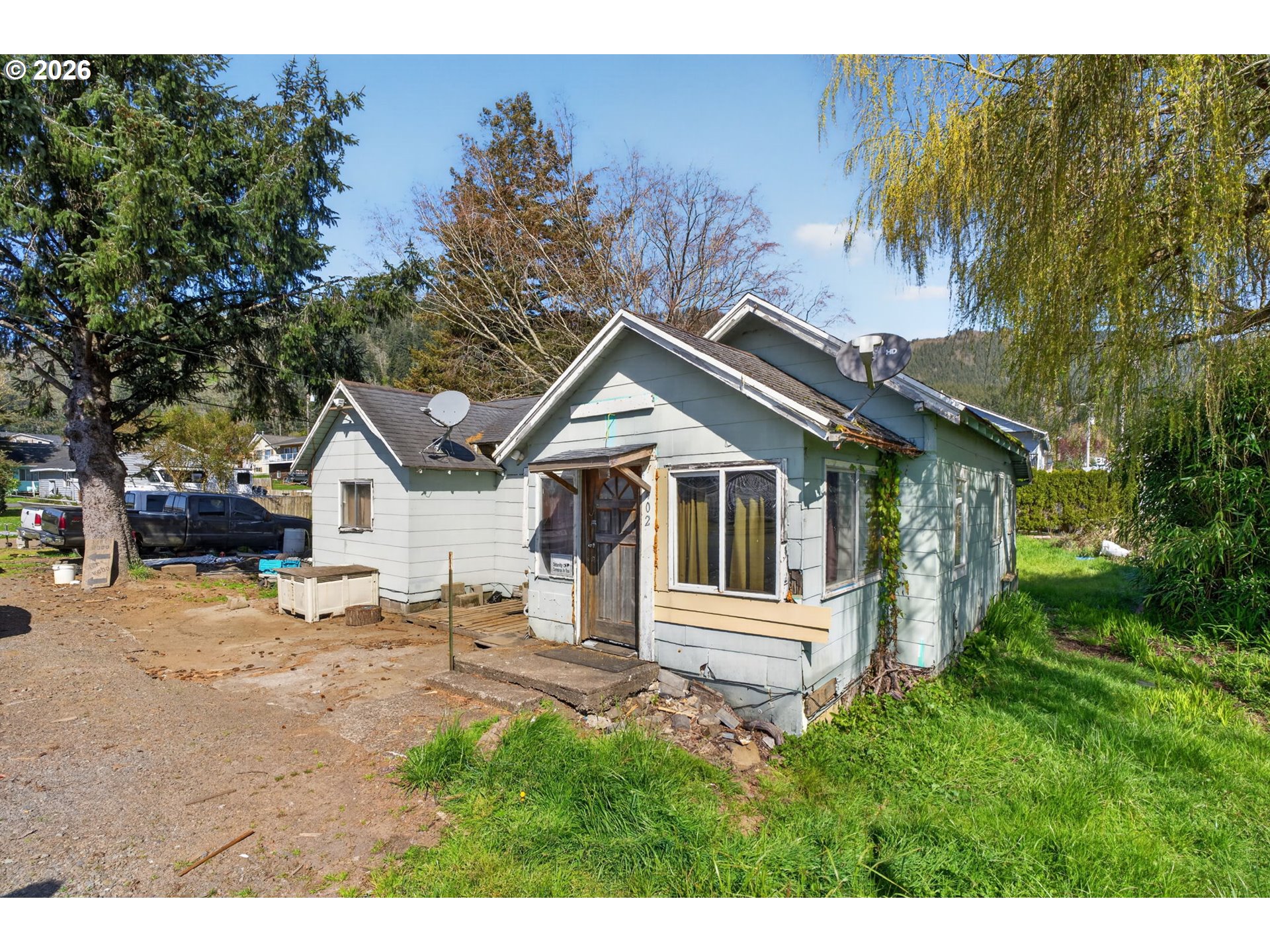 402 Acacia Ave — photo
