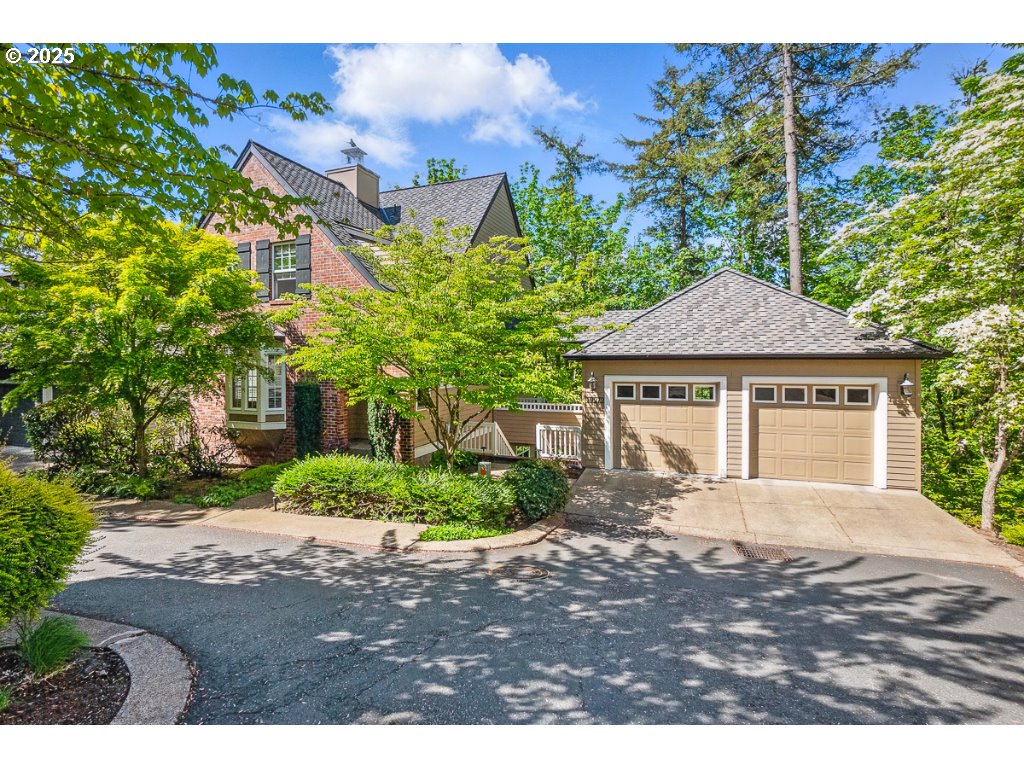 10272 NW Edgewood Dr — photo