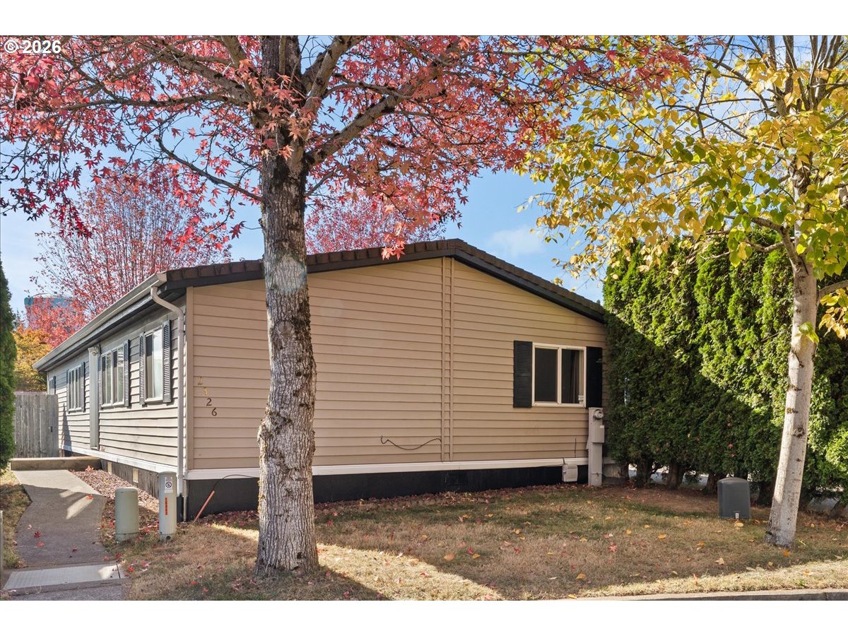 2326 SW Rose Ct Unit 50 — photo