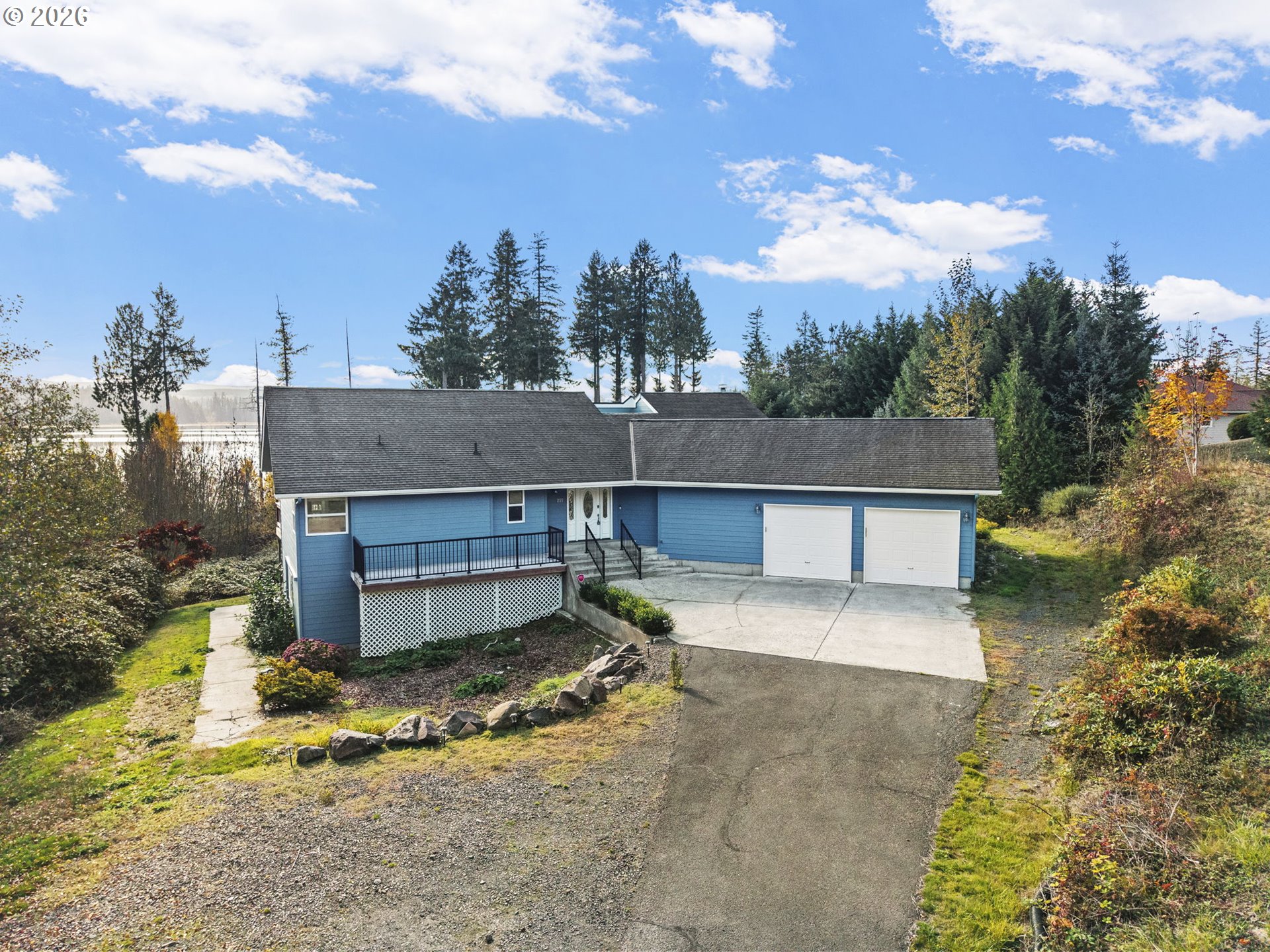 211 Basswood Dr — photo