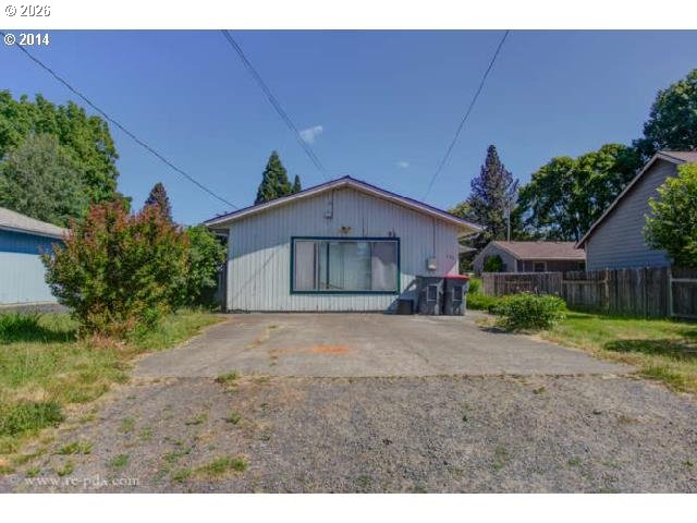 725 SW Taft St — photo