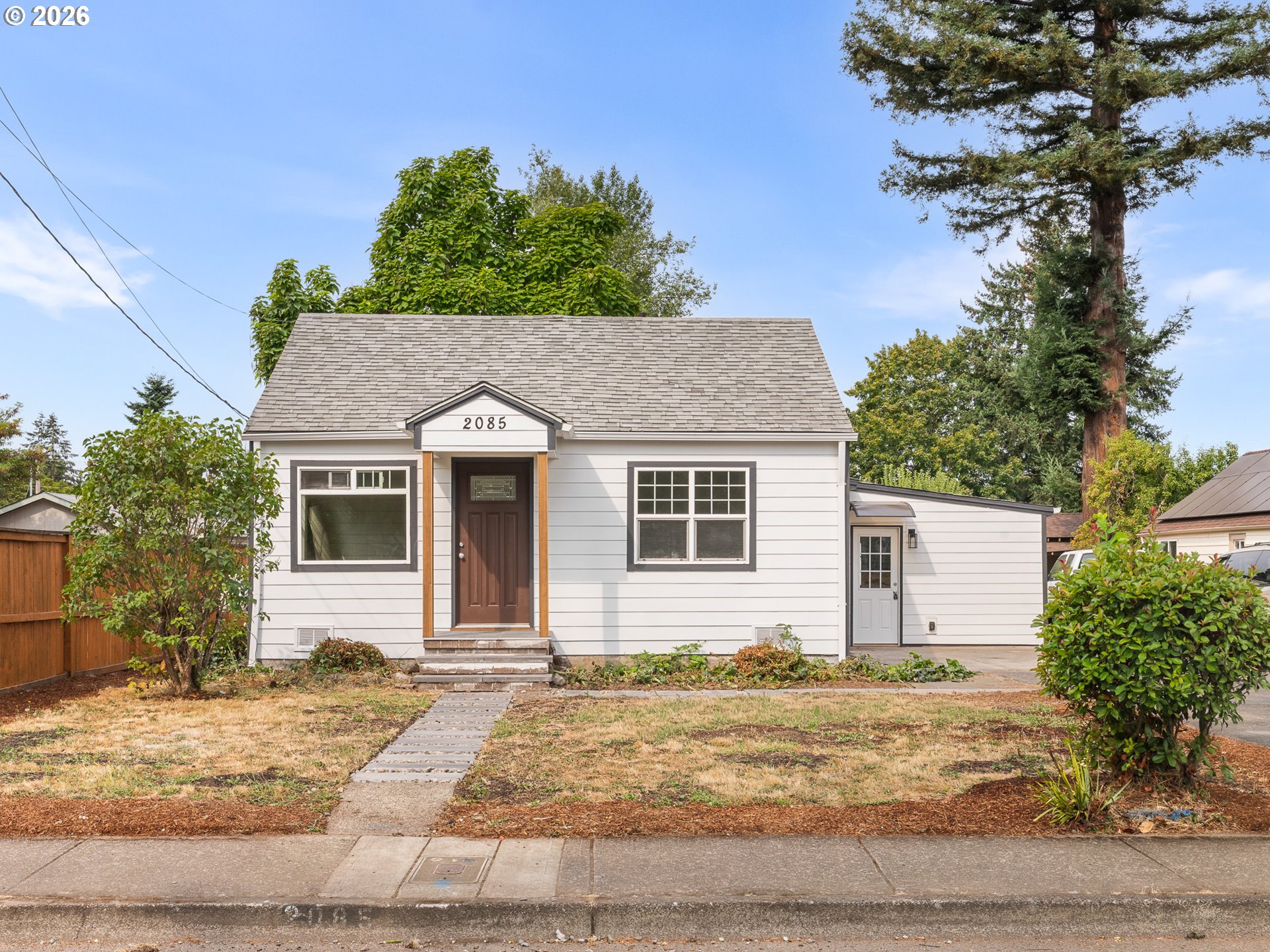 2085 Evergreen Ave NE — photo
