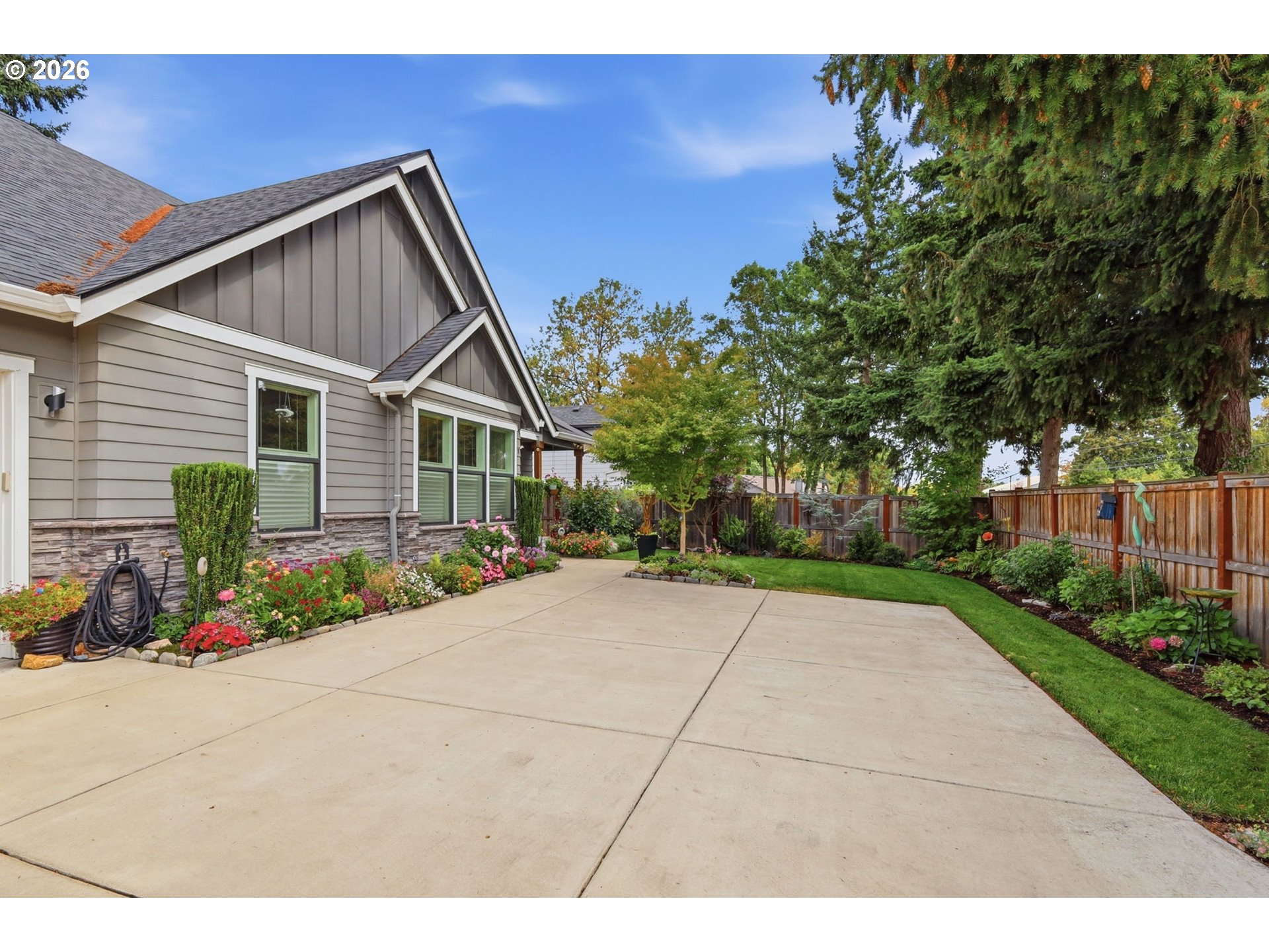 2575 Crescent Ave, Eugene, OR 97408 — photo 2