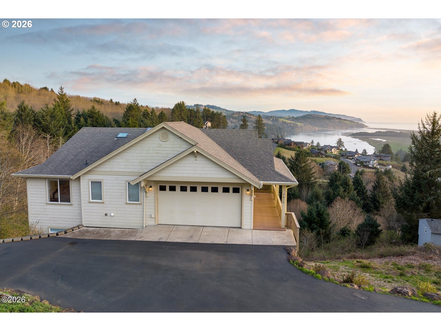 7415 E Summit Road — photo