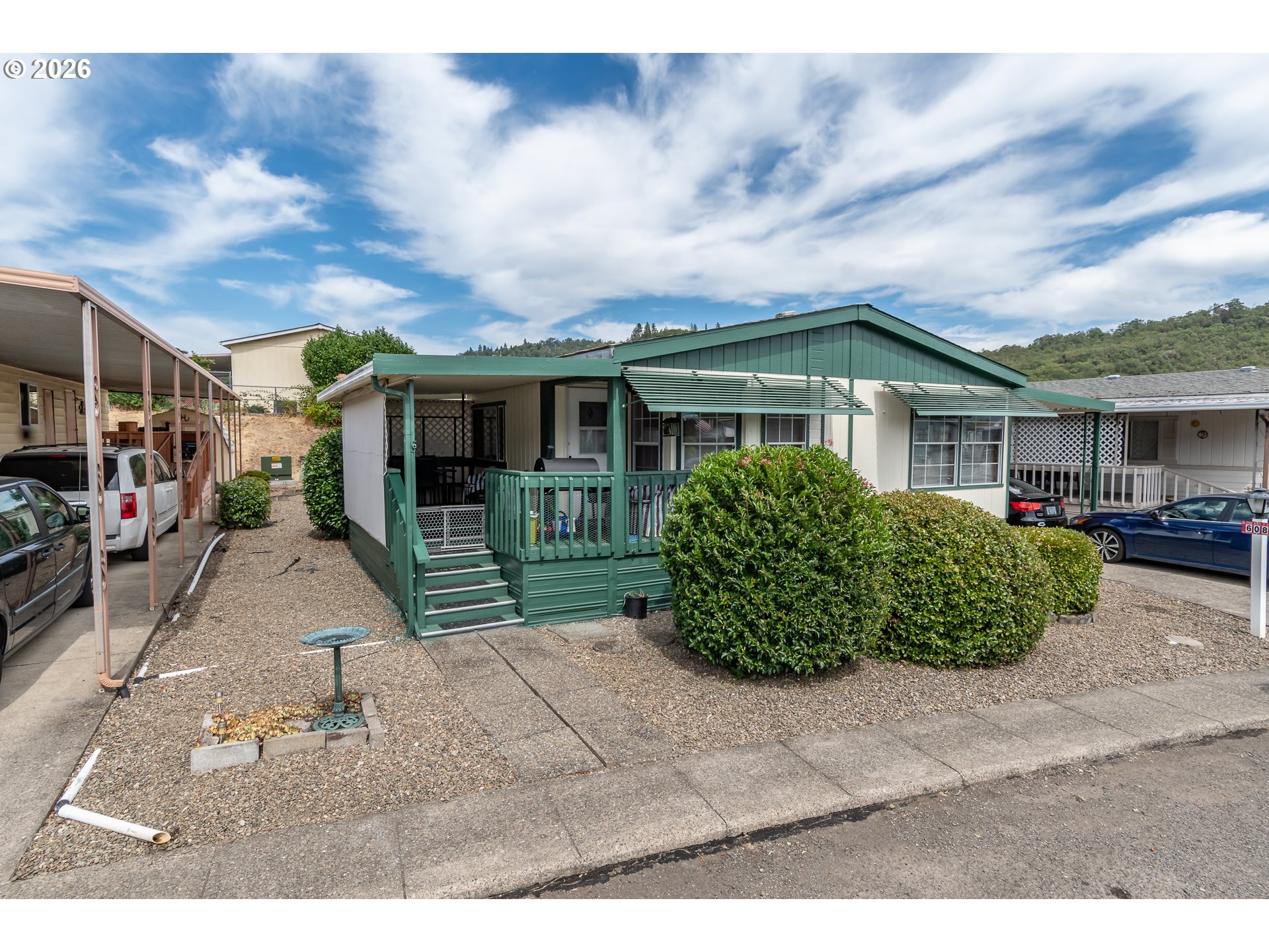 608 Shadow Ranch Ln — photo