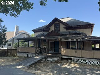 615 E 10th St — photo