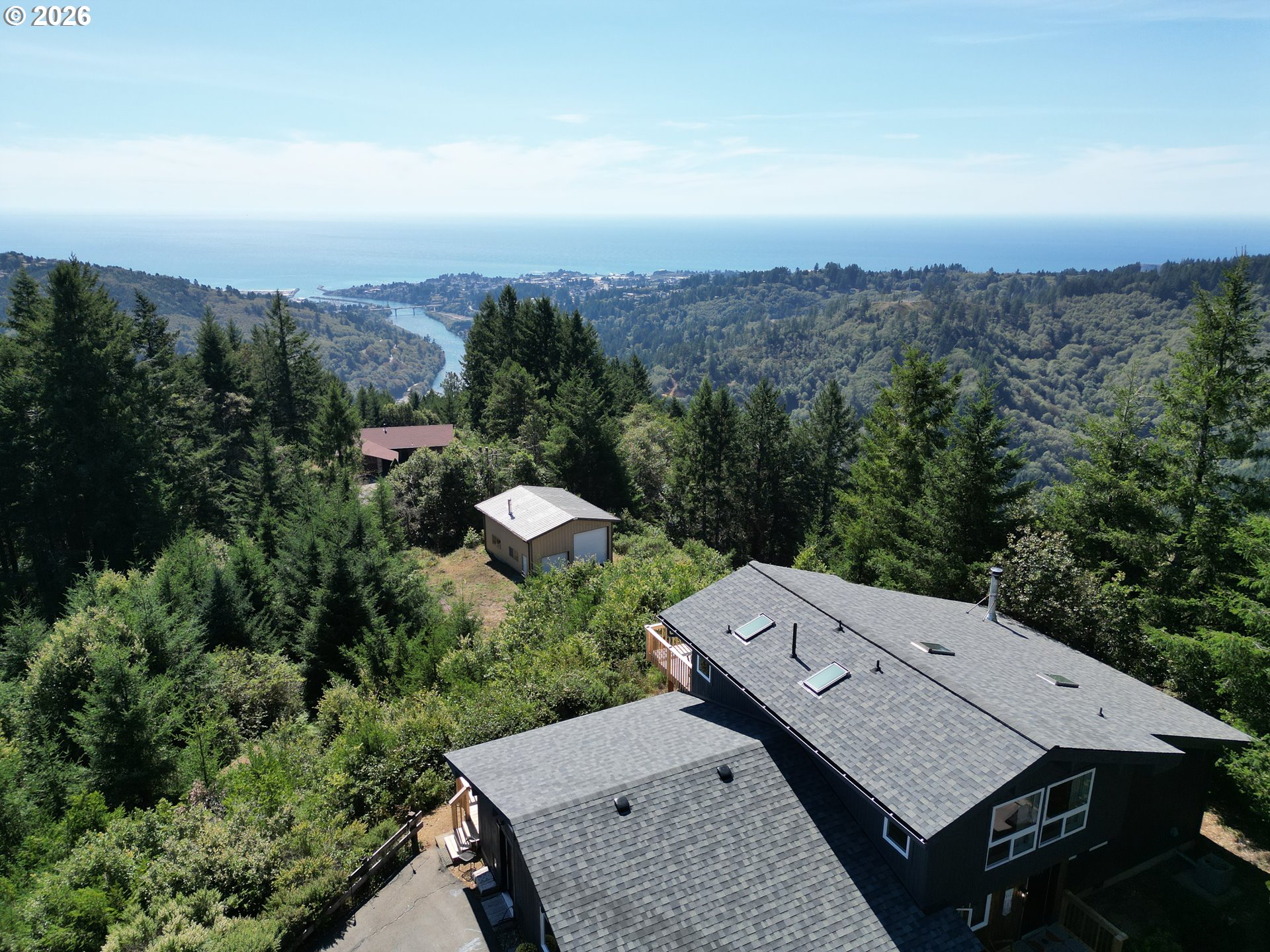 17450 Mountain Dr — photo
