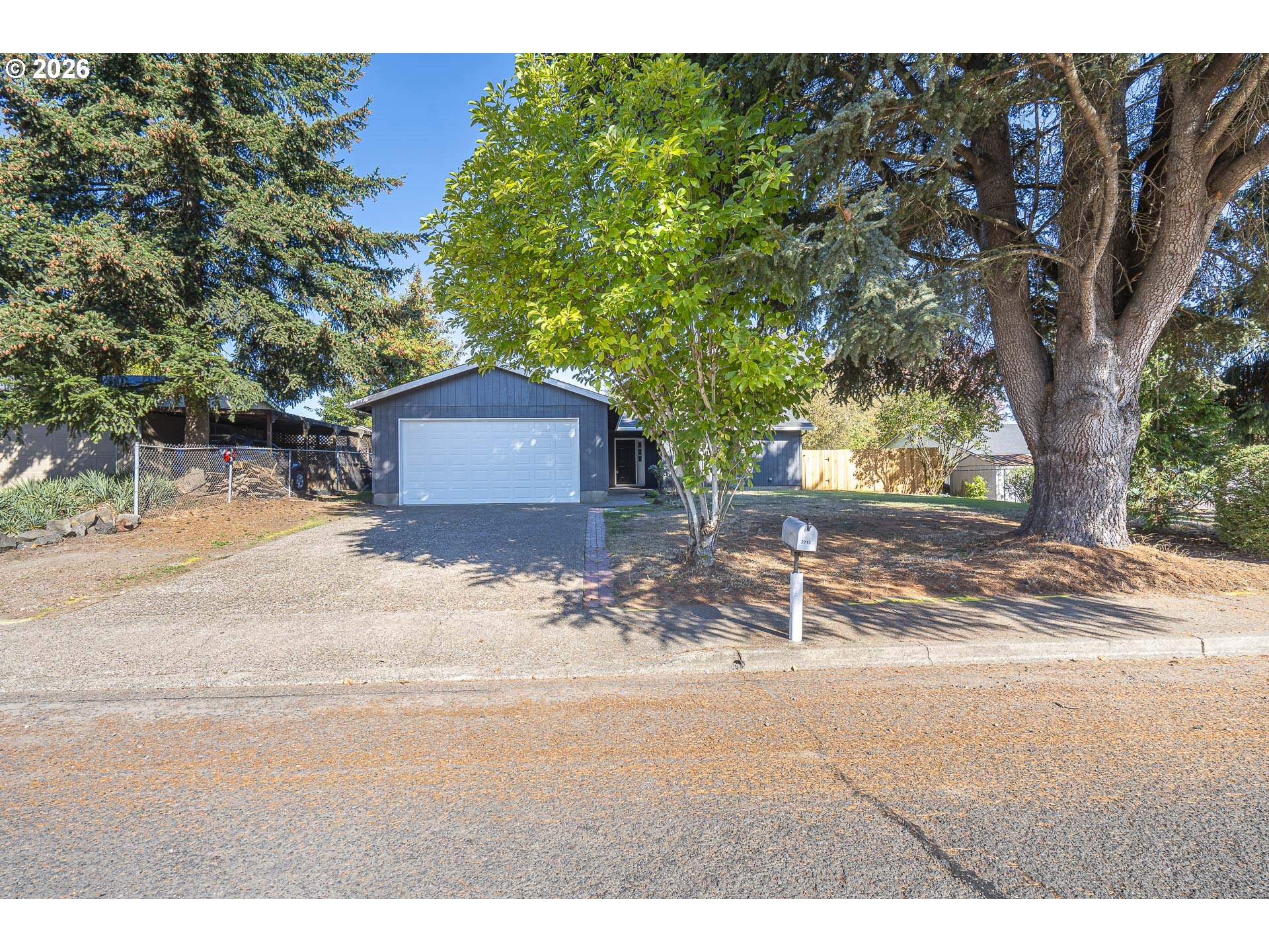 2713 E Walnut Ave — photo