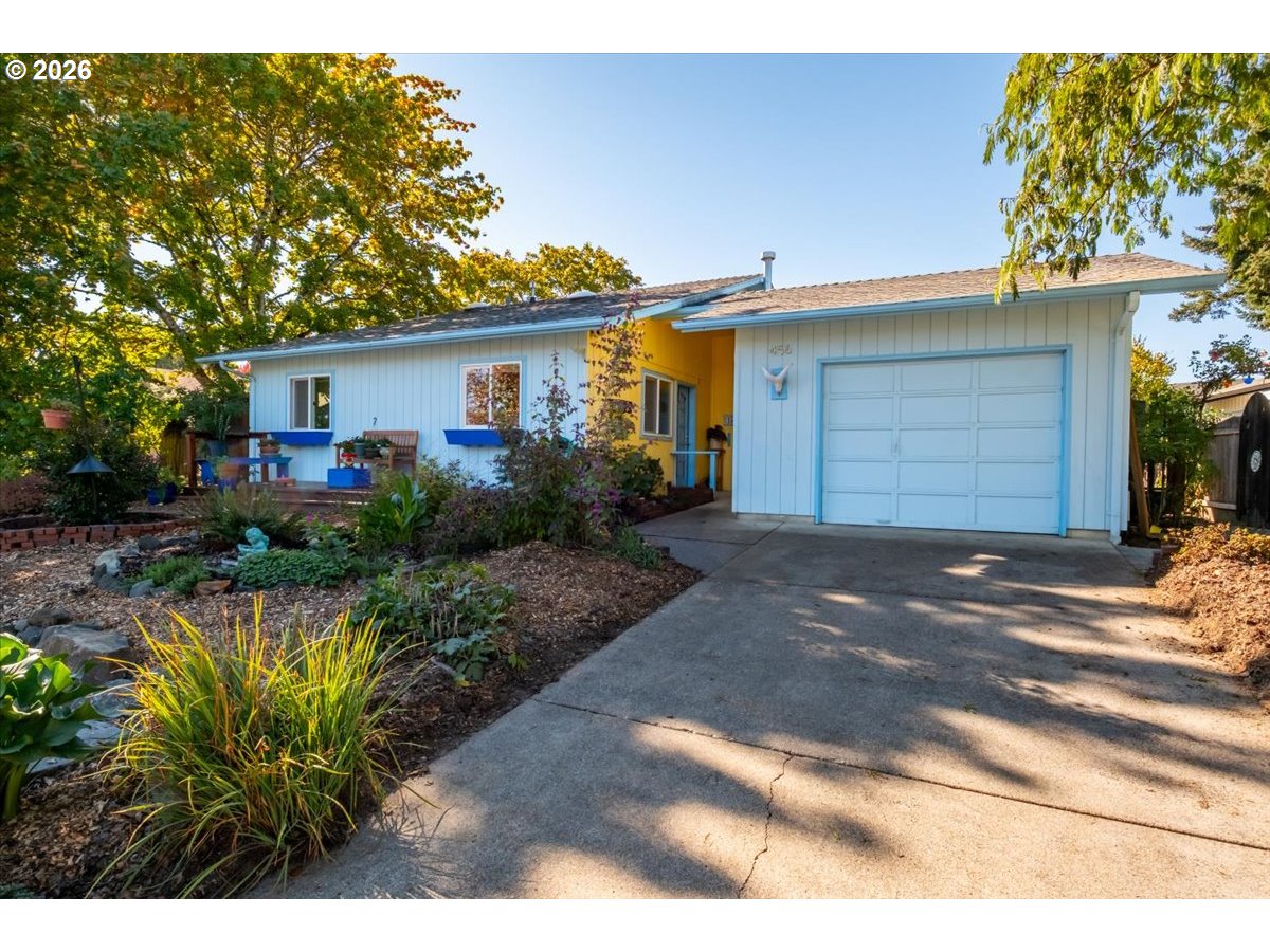 456 SE Villa Dr — photo