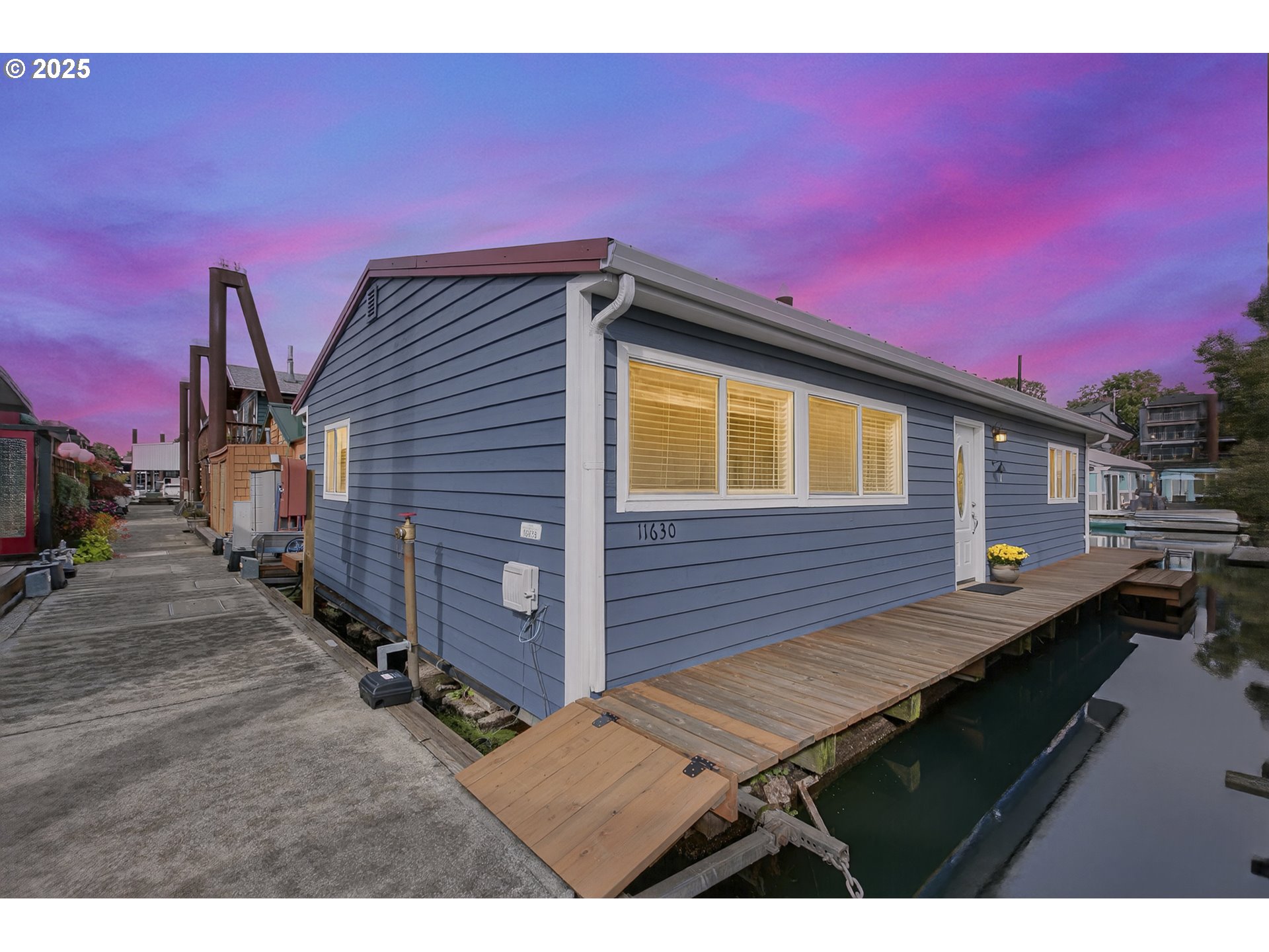 11630 N Island Cove Ln — photo