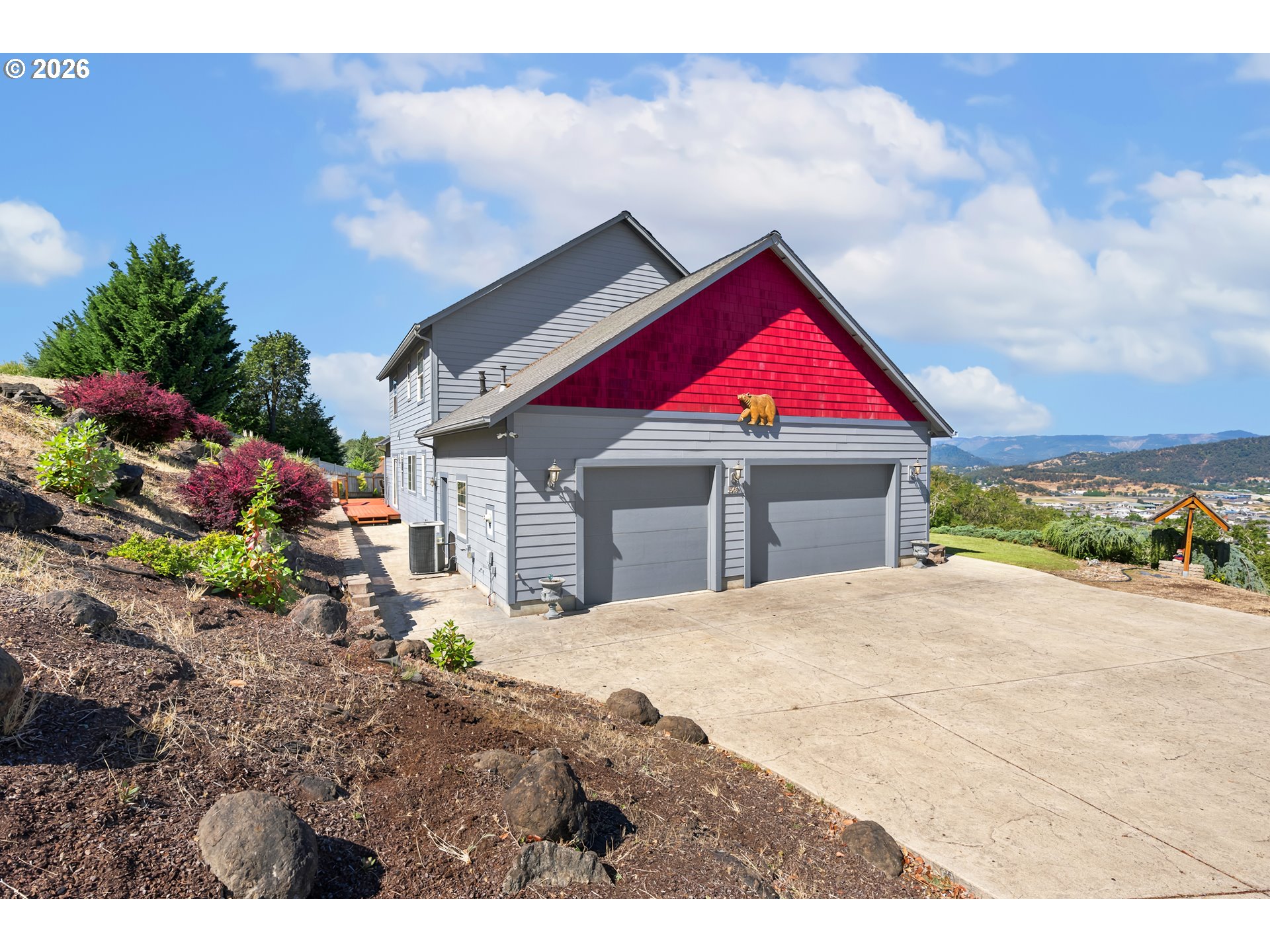1548 NE Rocky Ridge Dr — photo