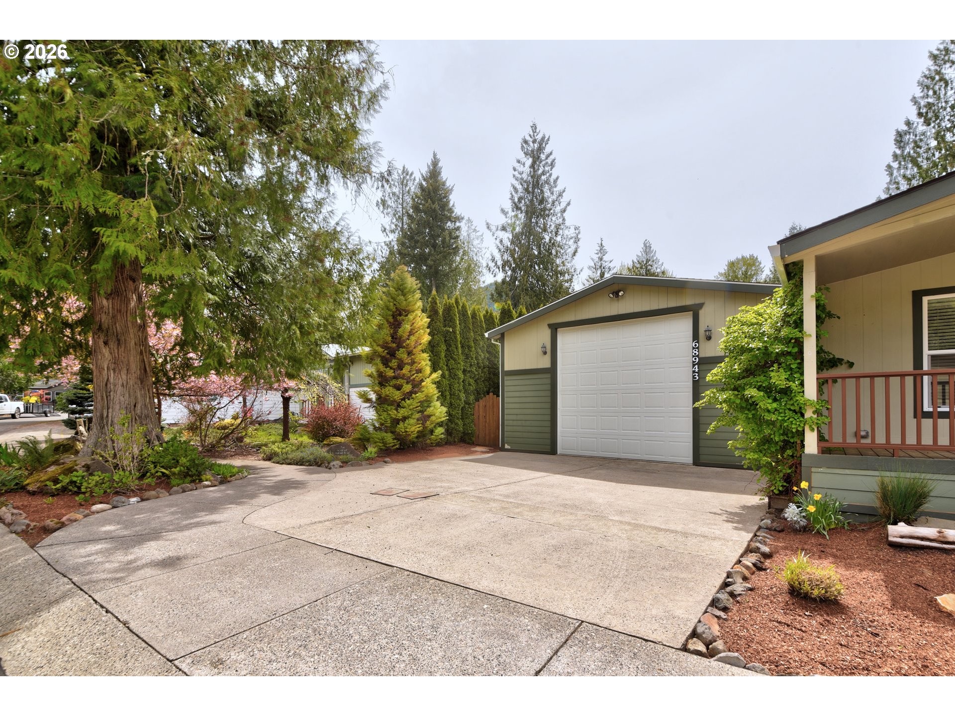 68943 E Cedar Hill Loop, Welches, OR 97067 — photo 2