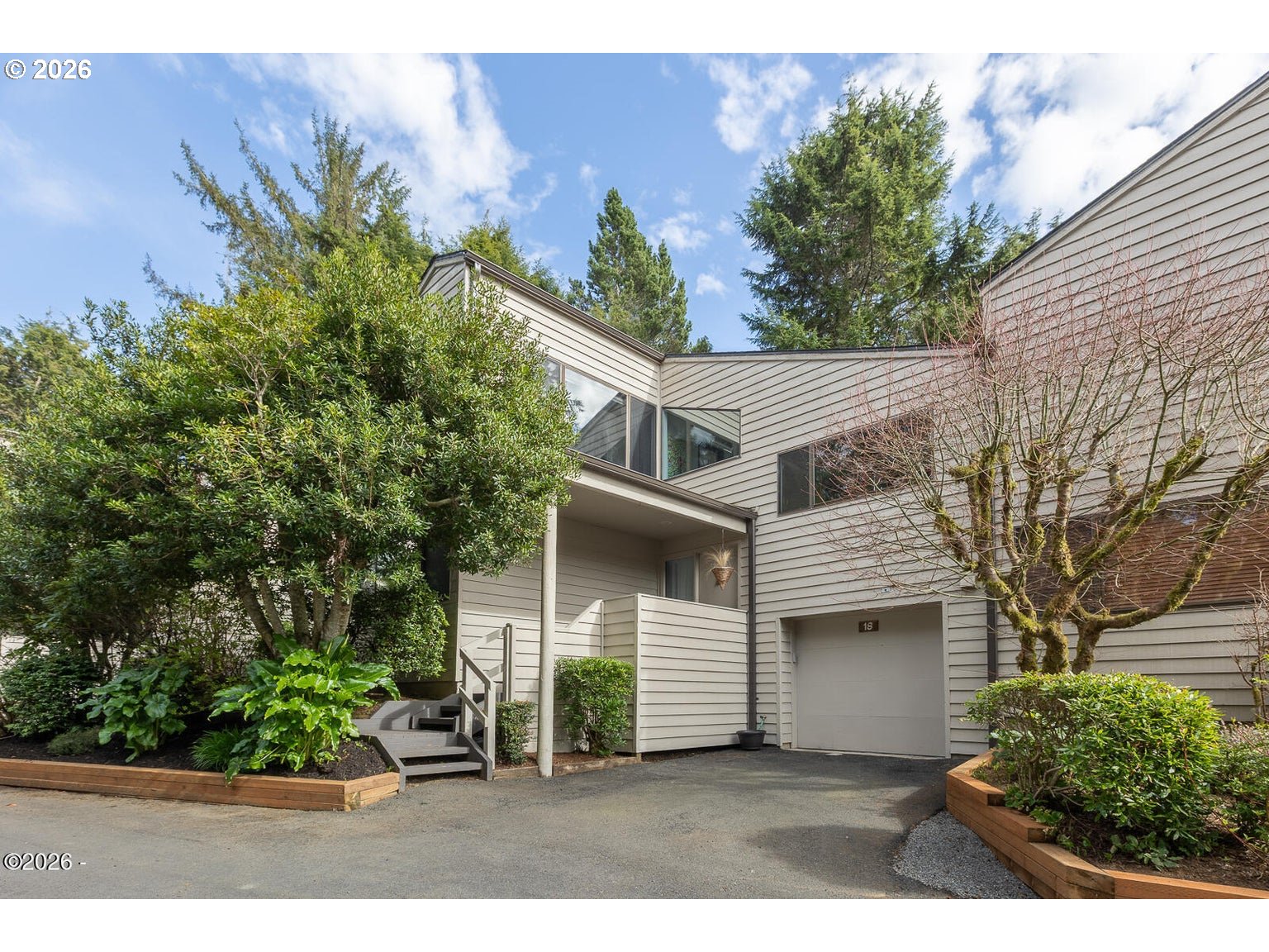 600 Island Dr 18 — photo