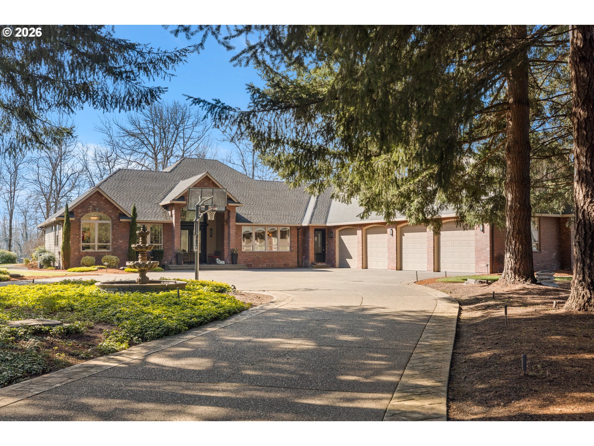 862 N Cummings Ln — photo