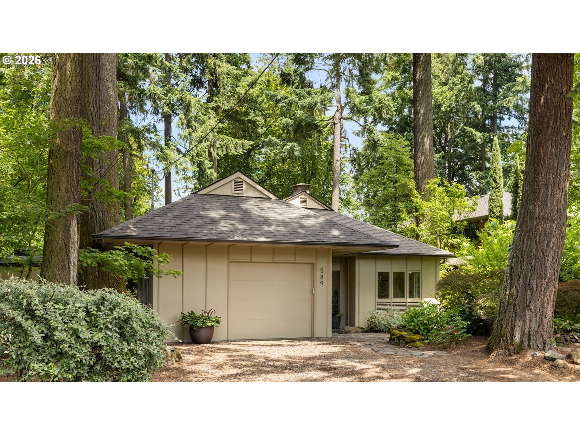 589 Ridgeway Rd, LakeOswego, OR 97034