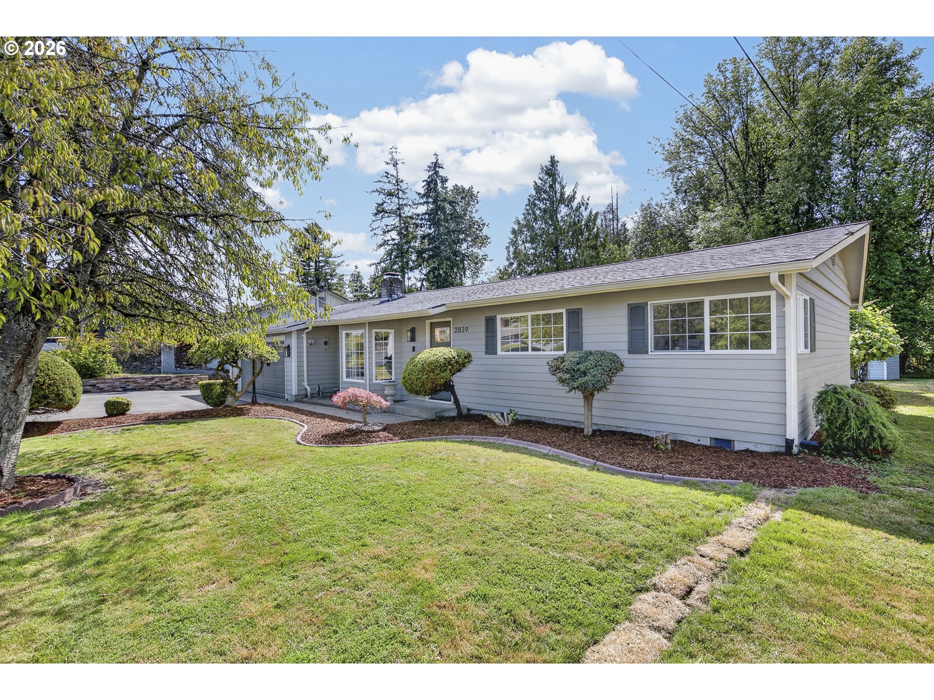 2839 Parkview Dr — photo