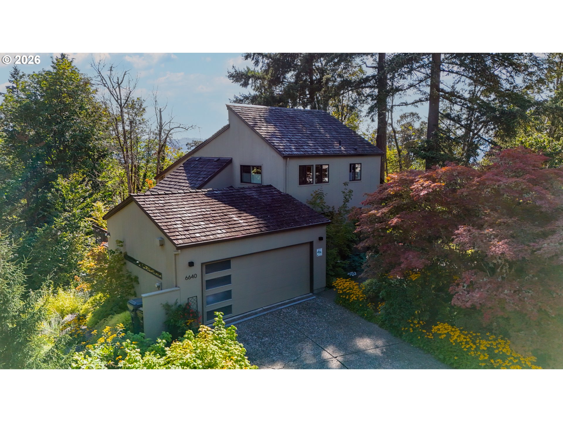 6640 Parkway Dr — photo