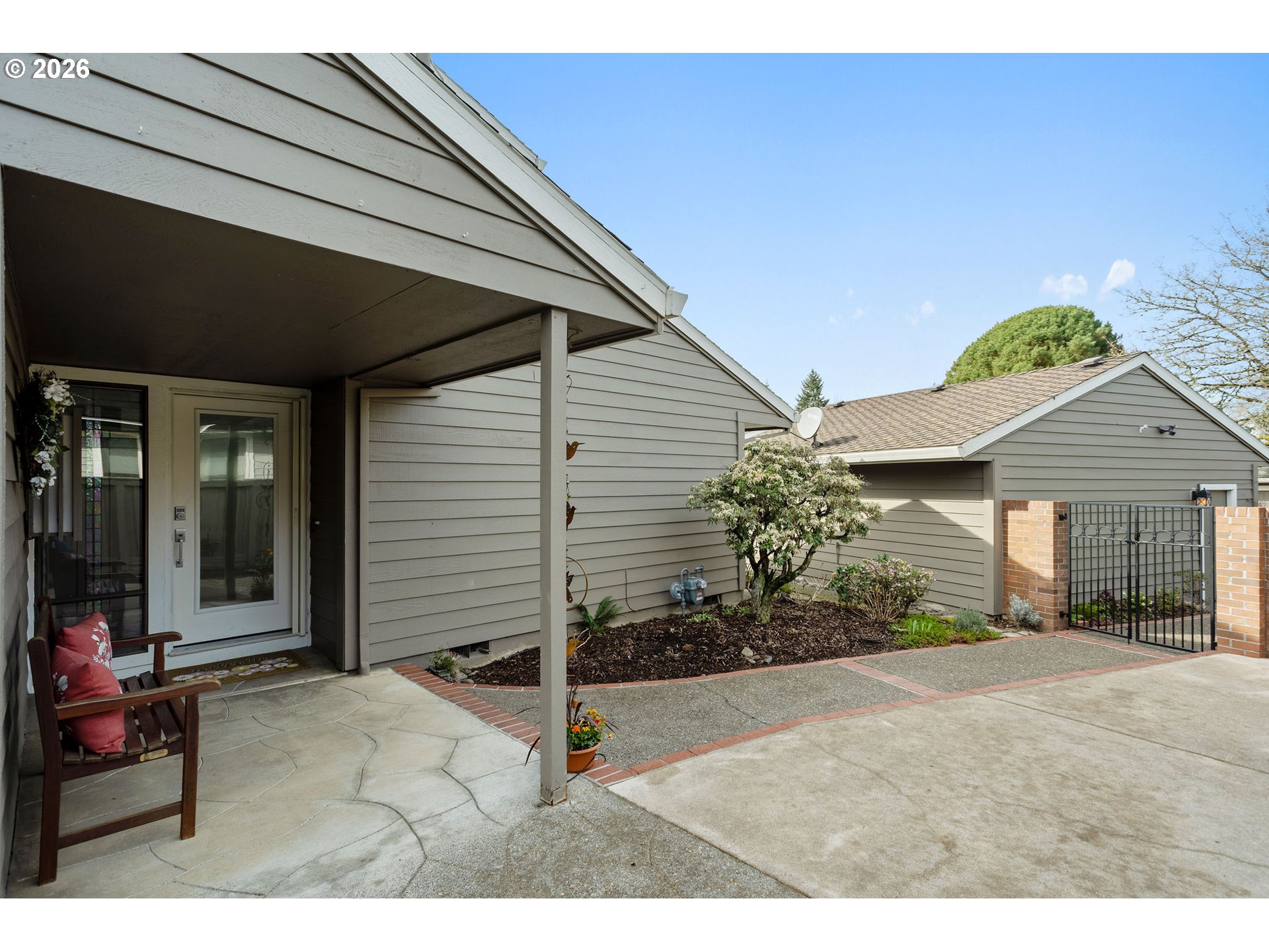 32540 SW Lake Point Ct — photo