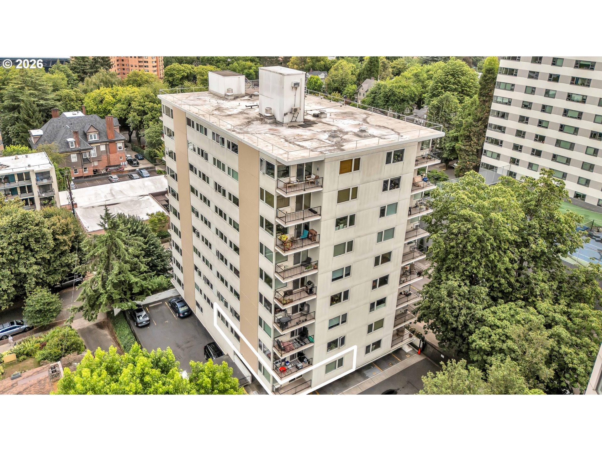 2211 SW Park Pl 204 — photo
