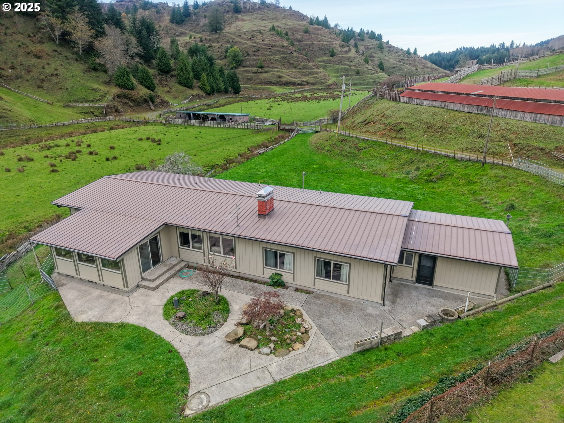 70033 Larsen Ranch Rd — photo