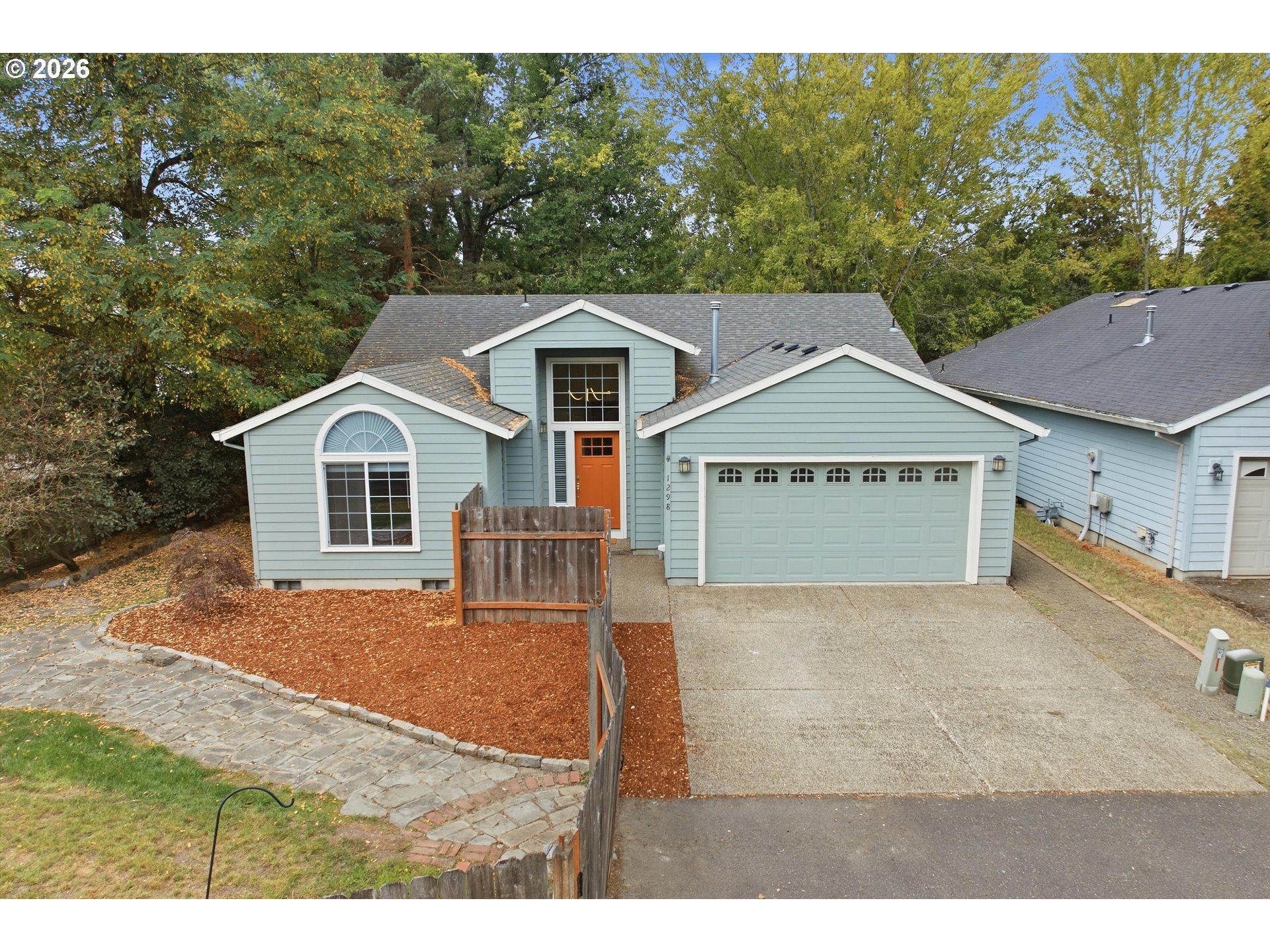 1298 NE Lilac Ct — photo