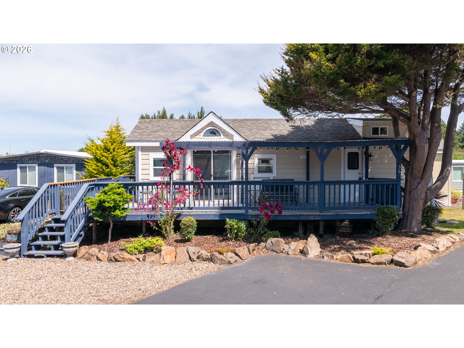 4875 N Highway 101 35 — photo