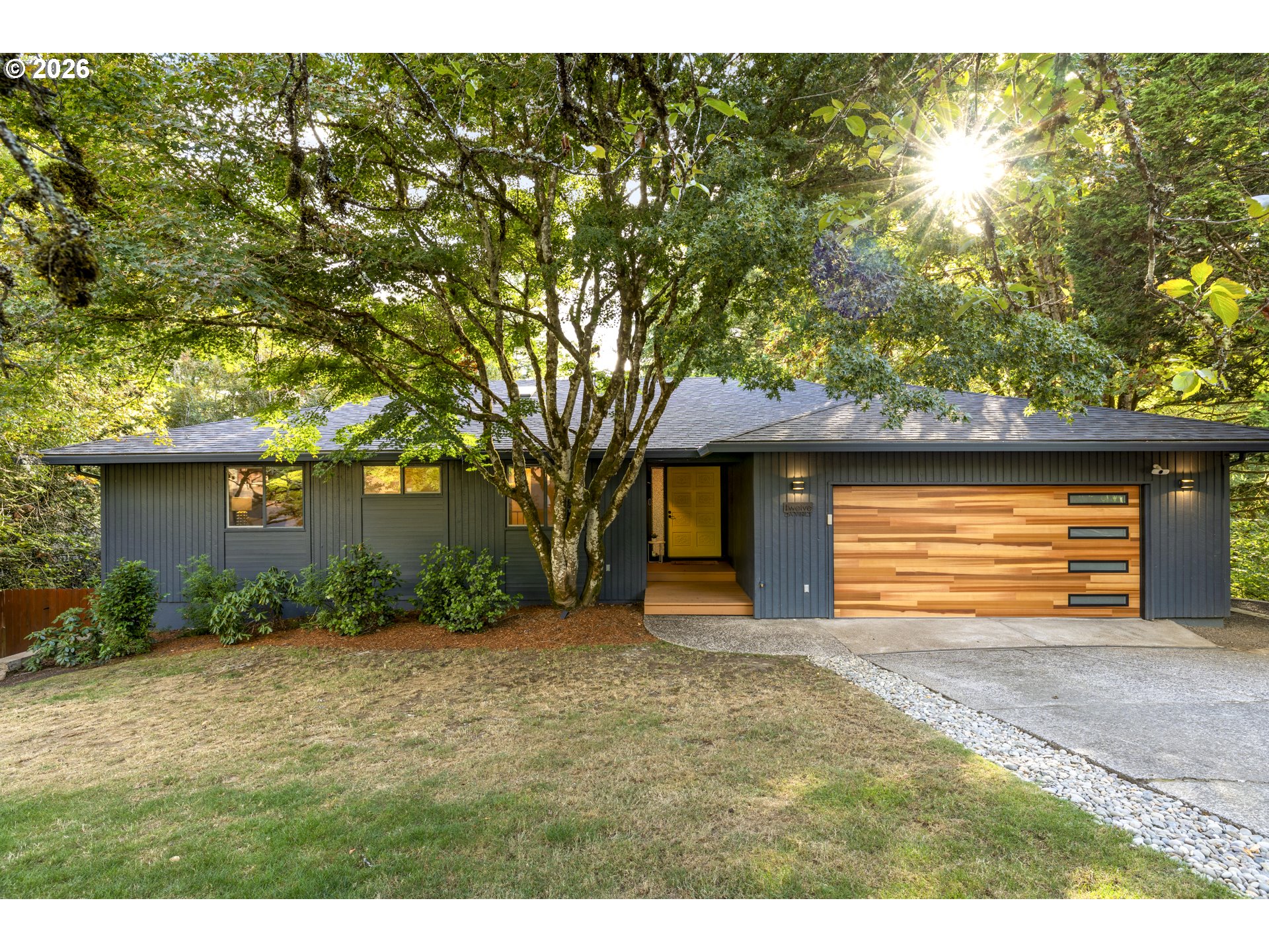 12 Da Vinci St — photo