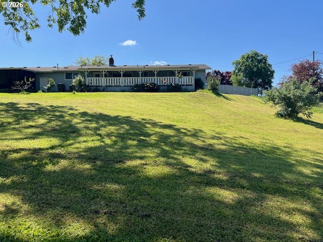 207 NE Spencer Ct — photo