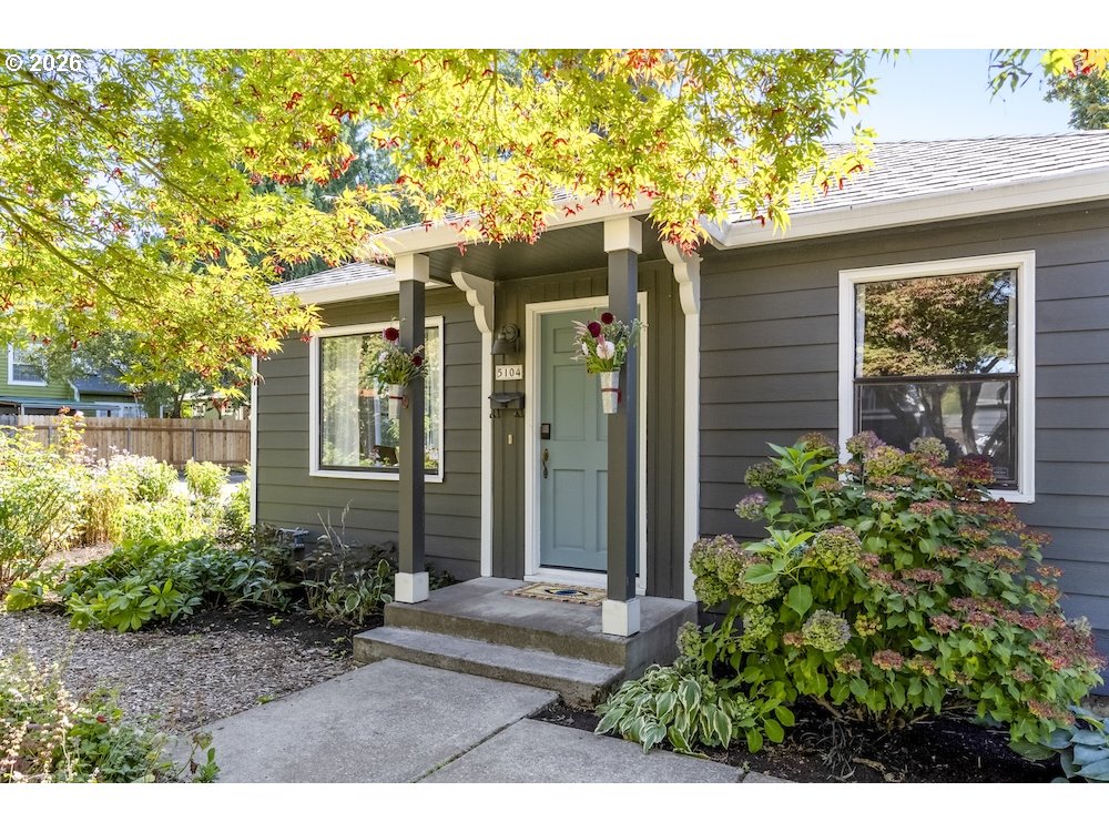 5104 SE Long St — photo