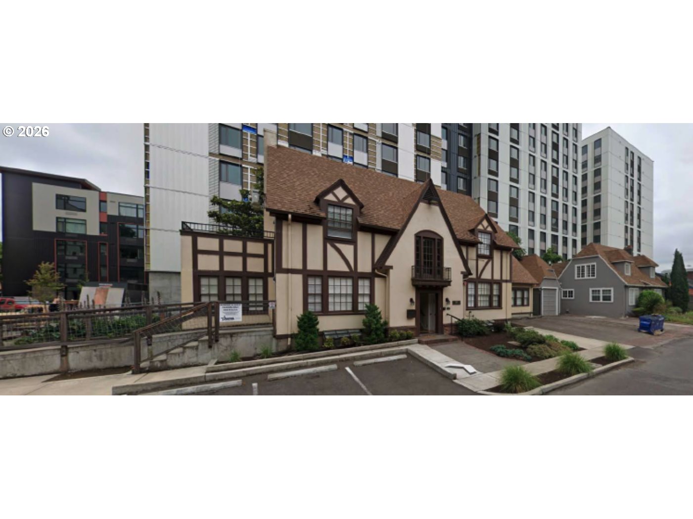 998 Ferry Ln — photo