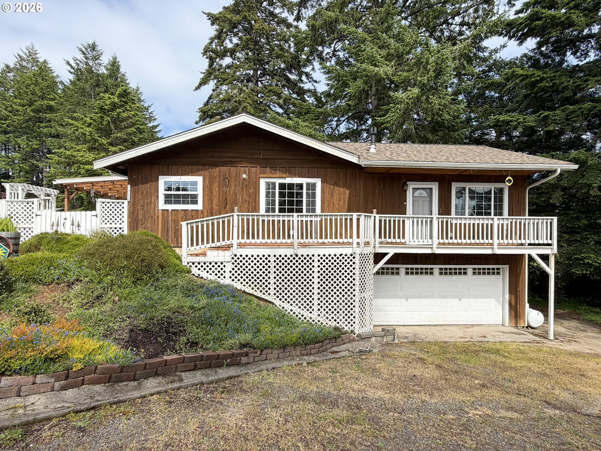 1372 Hampton Rd, Brookings, OR 97415 — photo 2