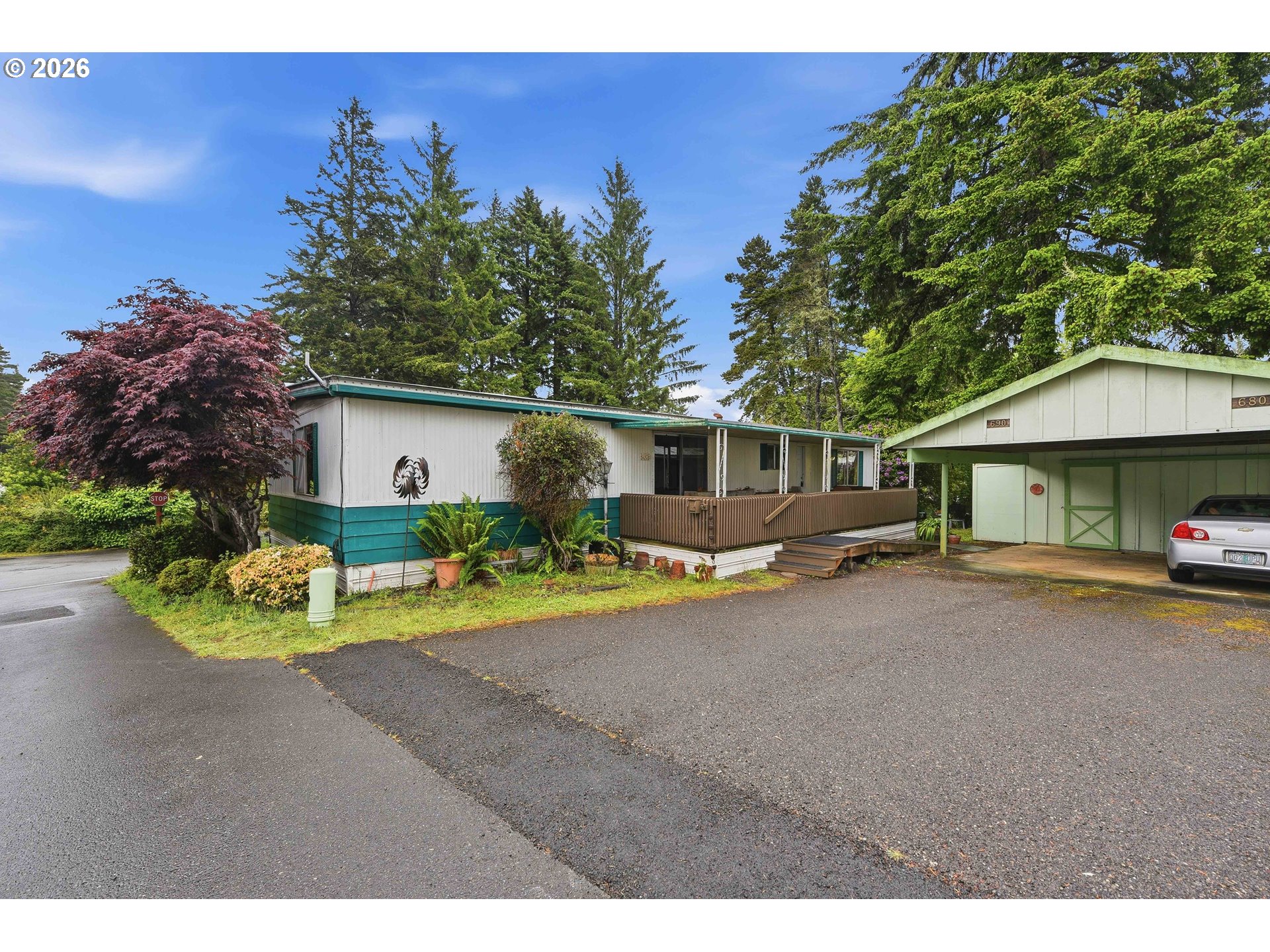 690 Village Pines Dr — photo
