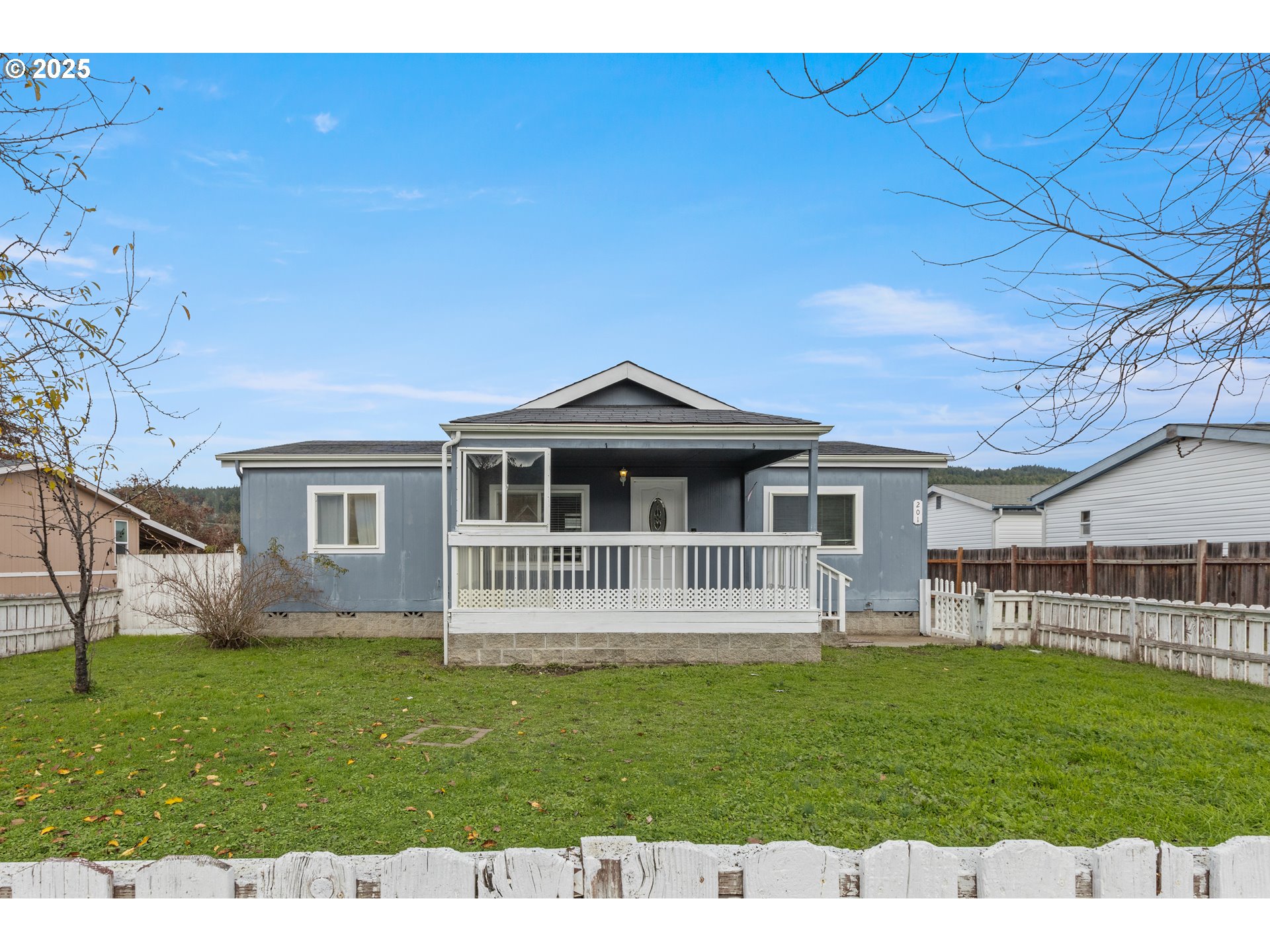 201 Heavenly Ct — photo