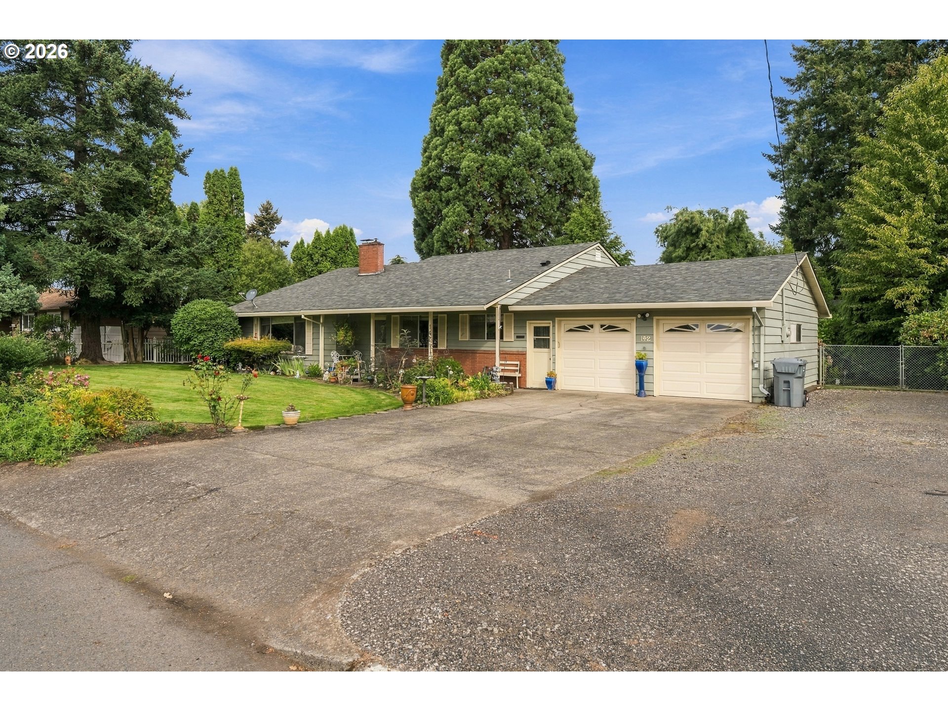 142 NE 10th Ave — photo