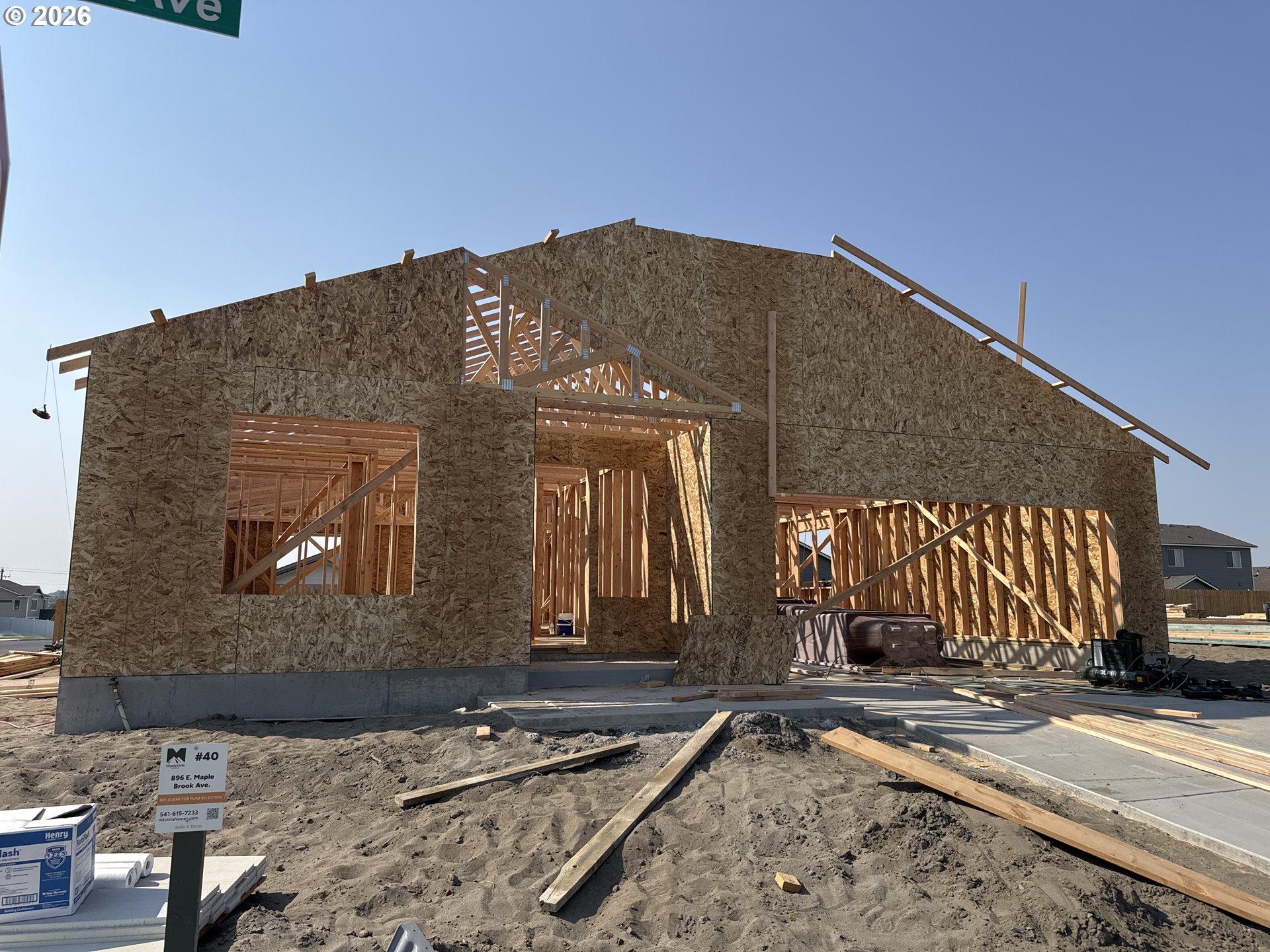 896 E Maple Brook Ave — photo