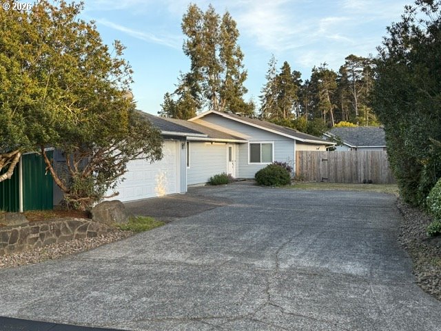 2164 24th St — photo