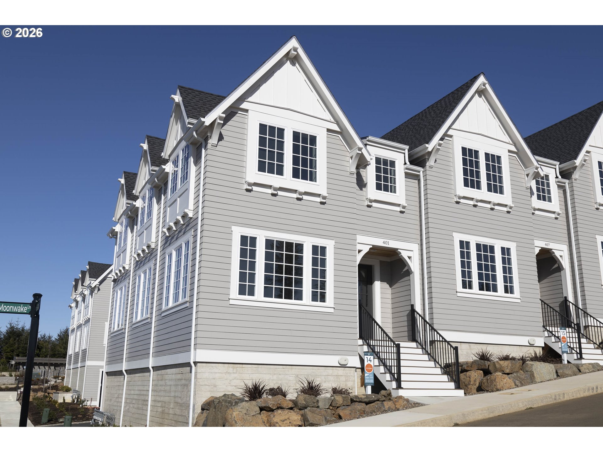 401 NE Moonwake Ln 14 — photo