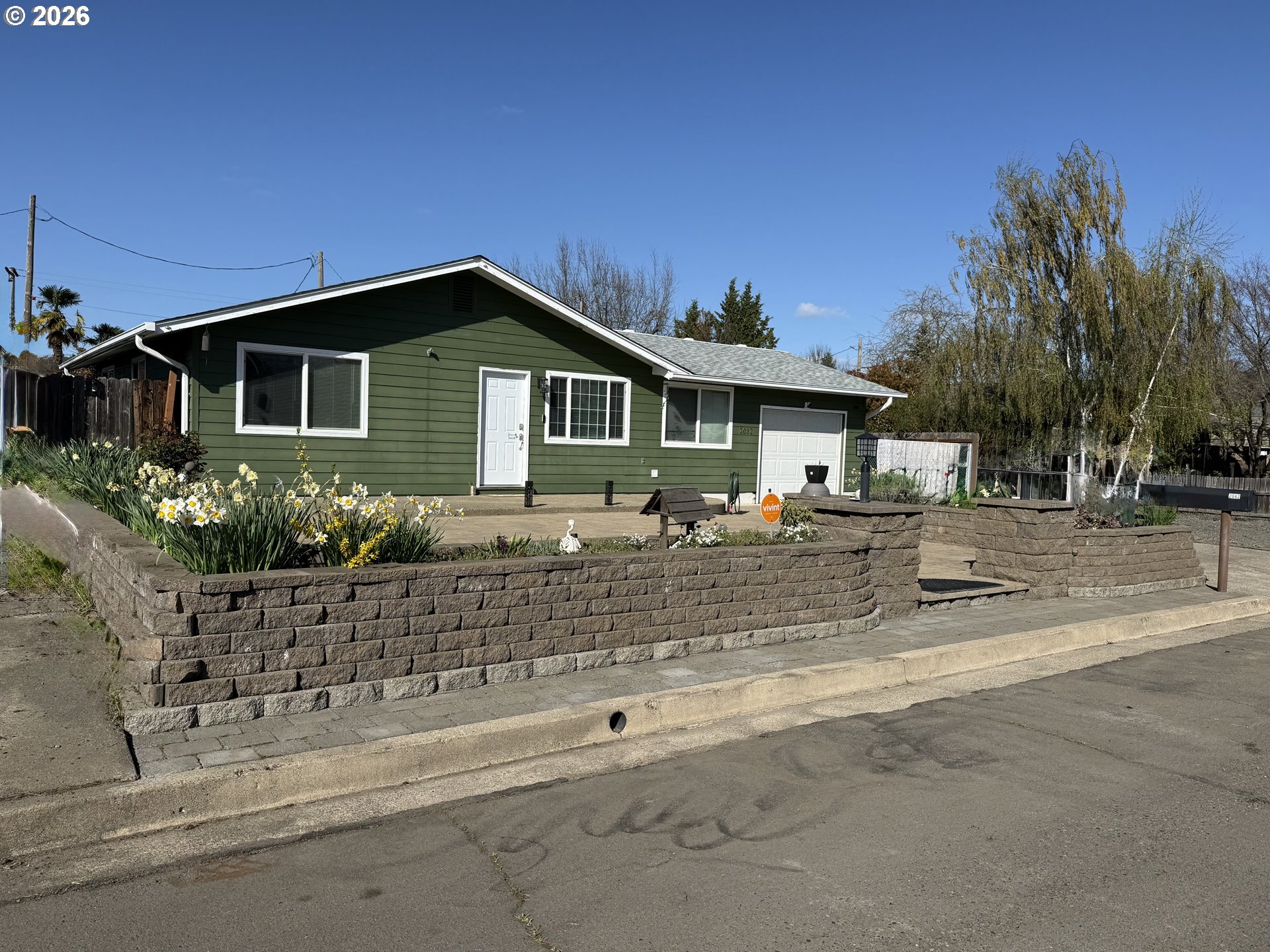 2082 Bel Air Ct 2082 — photo