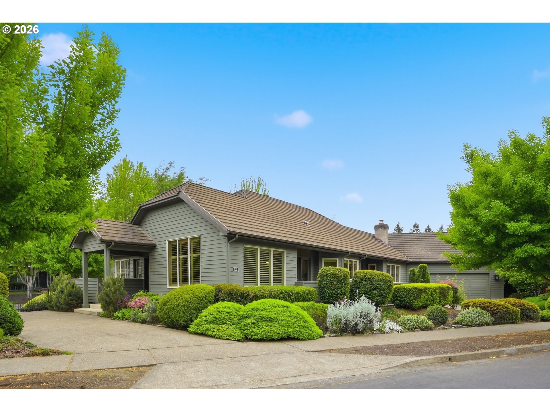 835 Fairway View Dr — photo